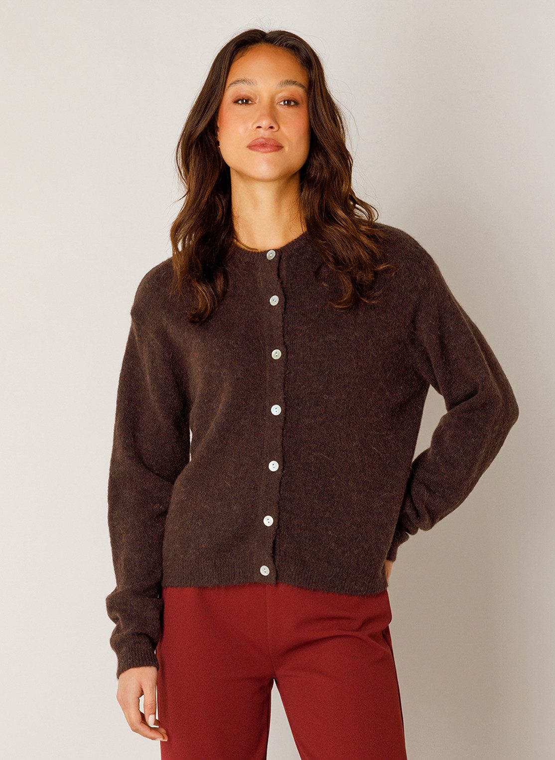 Base Level Cardigan Yuli mit Woll-Anteil und Knopfleiste