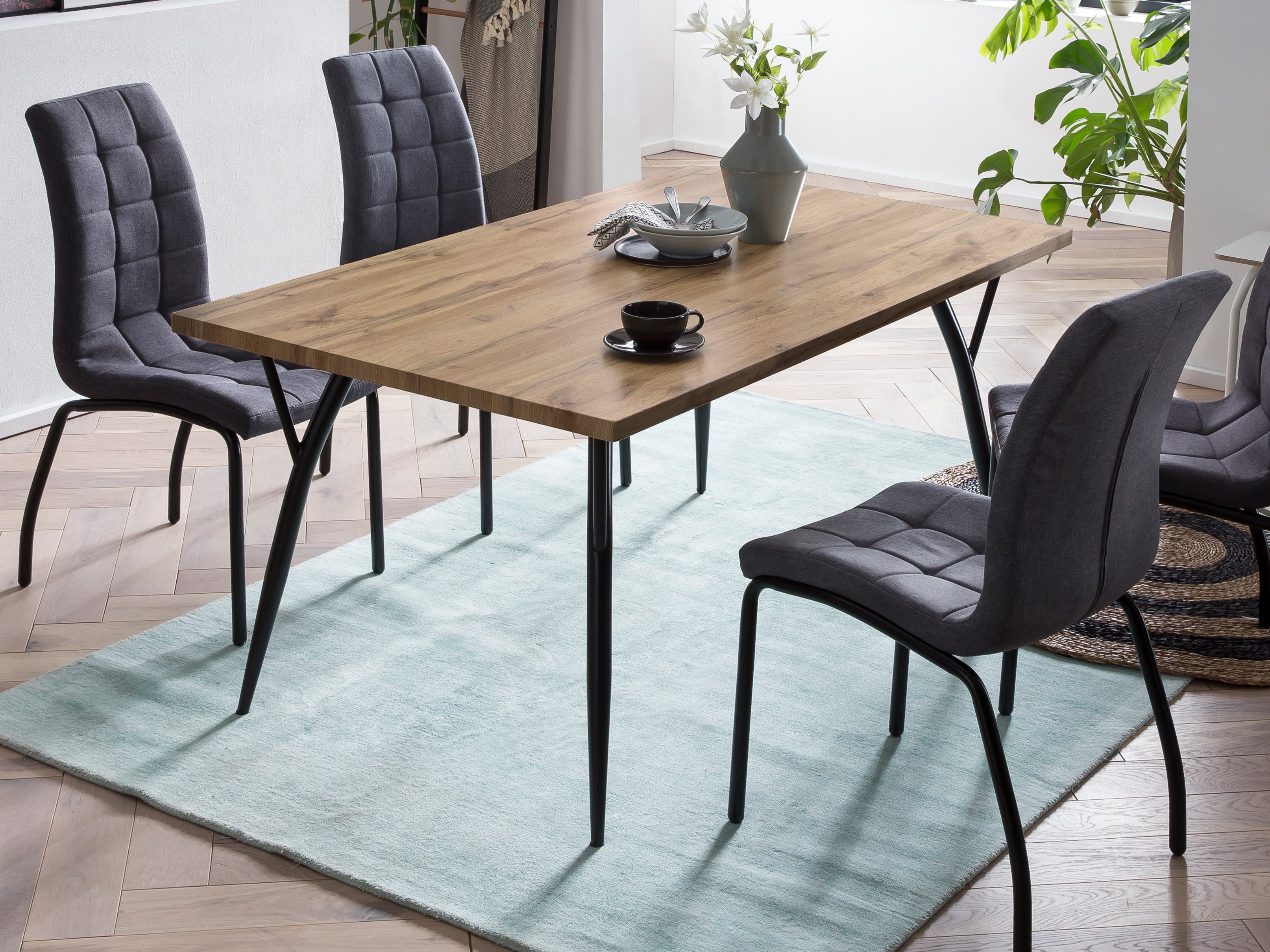 150x77x90 Esszimmer Esstisch Tisch MDF Eiche-Dekor, - Küchentisch mit Beine Beine mit TPFLiving - Maße - Metall LEVI (BxHxT): 1-St., Plattenstärke: Esszimmertisch, Designertisch, 4-Fuß-Gestell, stylischem (Hochwertiger schwarz), cm 3,5 cm naturfarben,