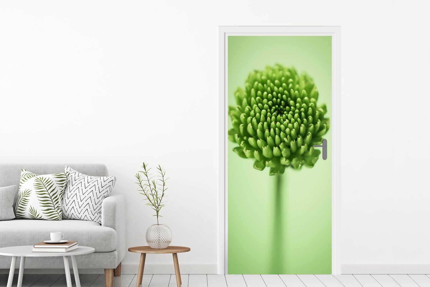 botanische Türtapete Grüne Hintergrund, bedruckt, MuchoWow unscharfem Tür, cm für Fototapete Türaufkleber, (1 75x205 Matt, mit Chrysanthemenblüte St),