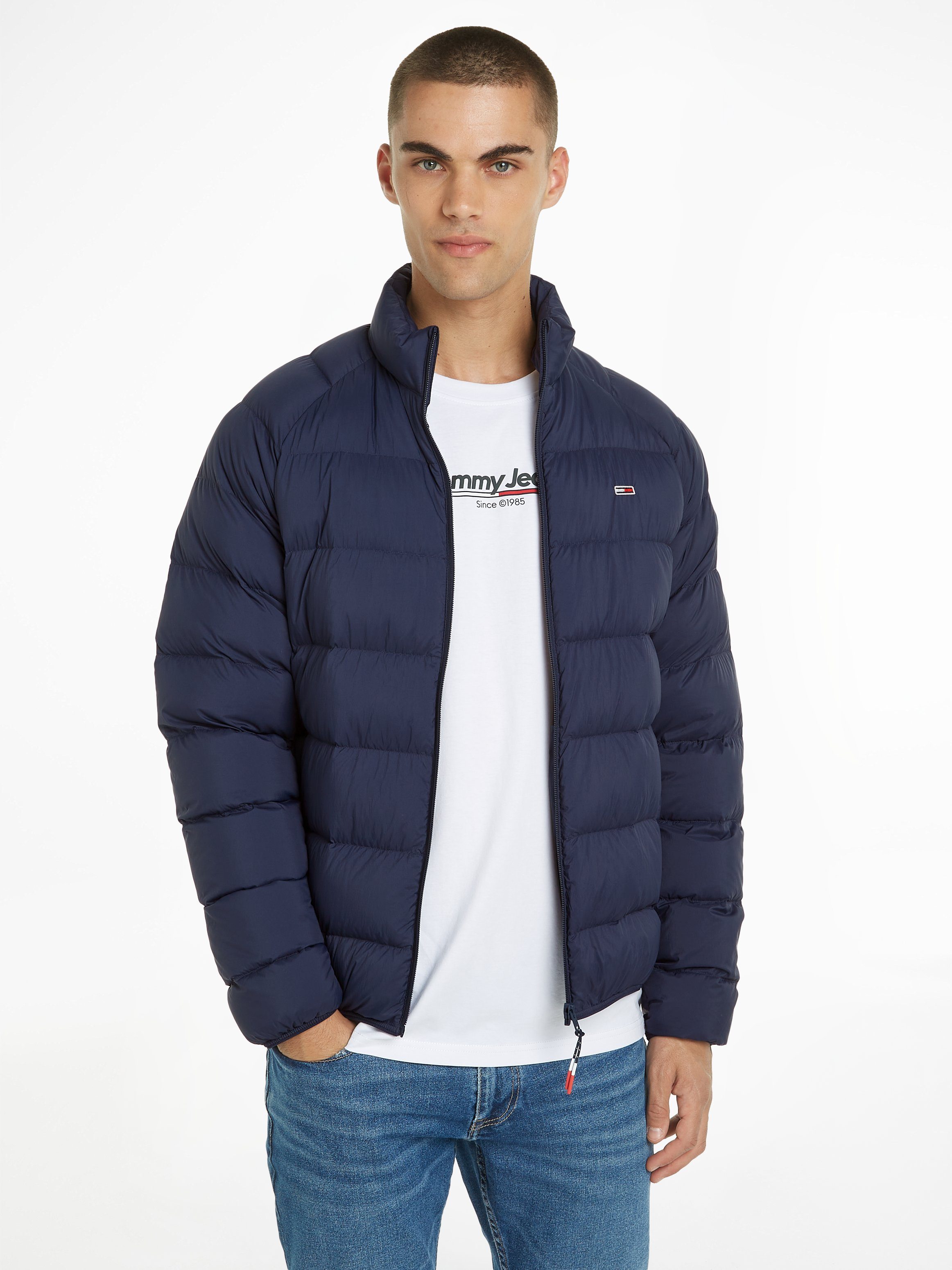 Tommy Jeans Daunenjacke TJM LIGHT DOWN JACKET mit Logostickerei