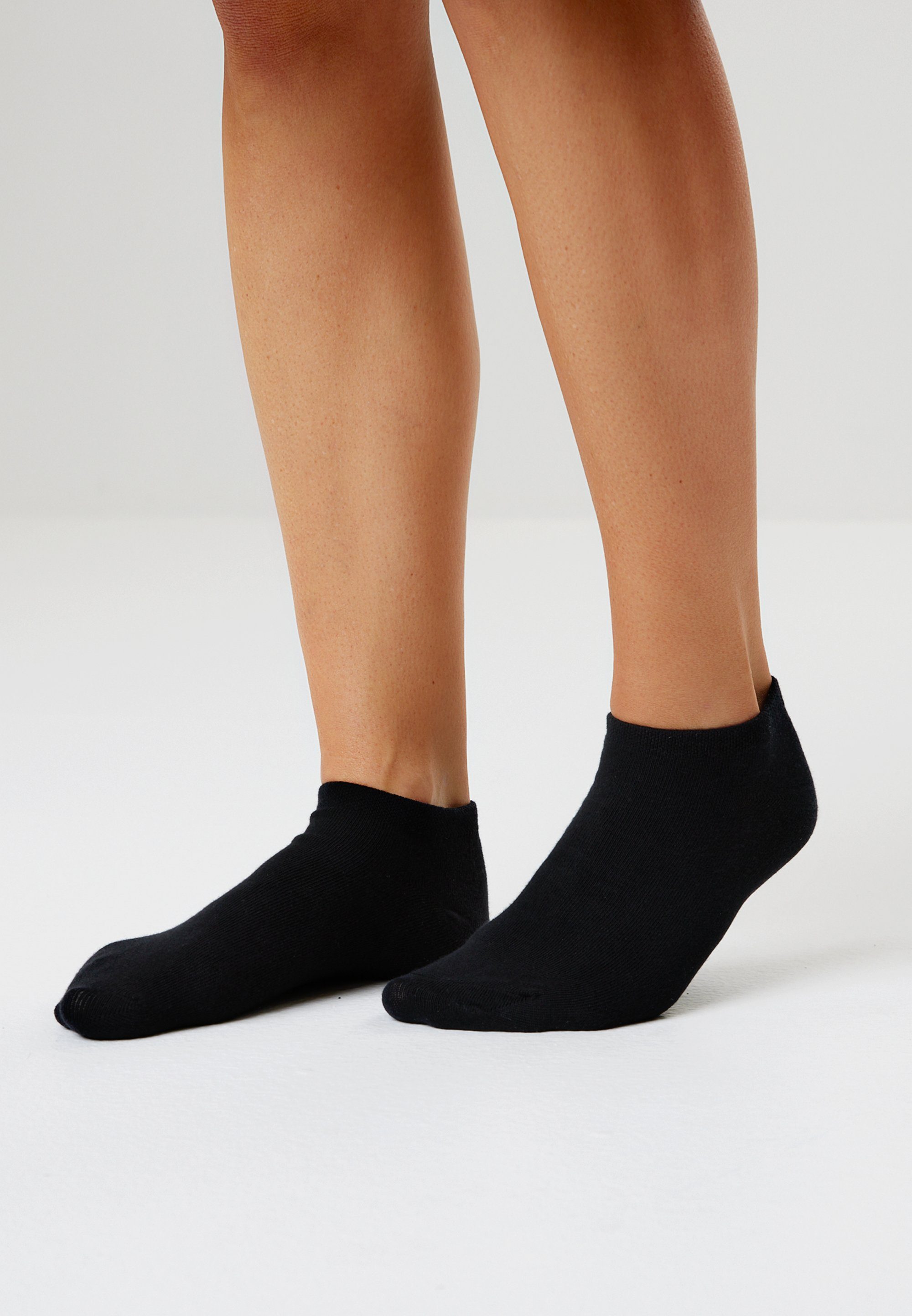 ENDURANCE Socken Mallorca in schwarz atmungsaktiver (8-Paar) Qualität