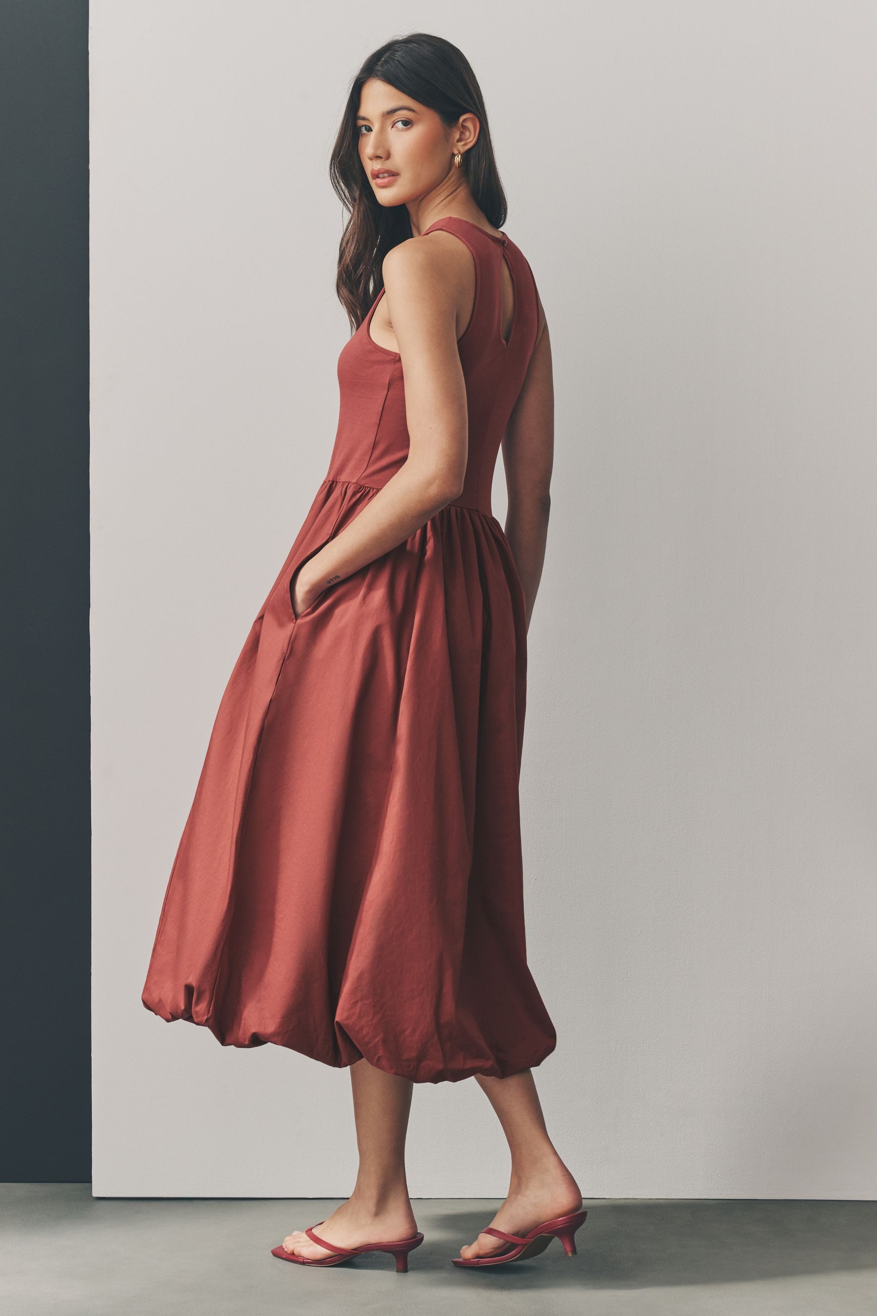 Next Midikleid Ärmelloses Midikleid mit Ballonsaum, günstig online kaufen
