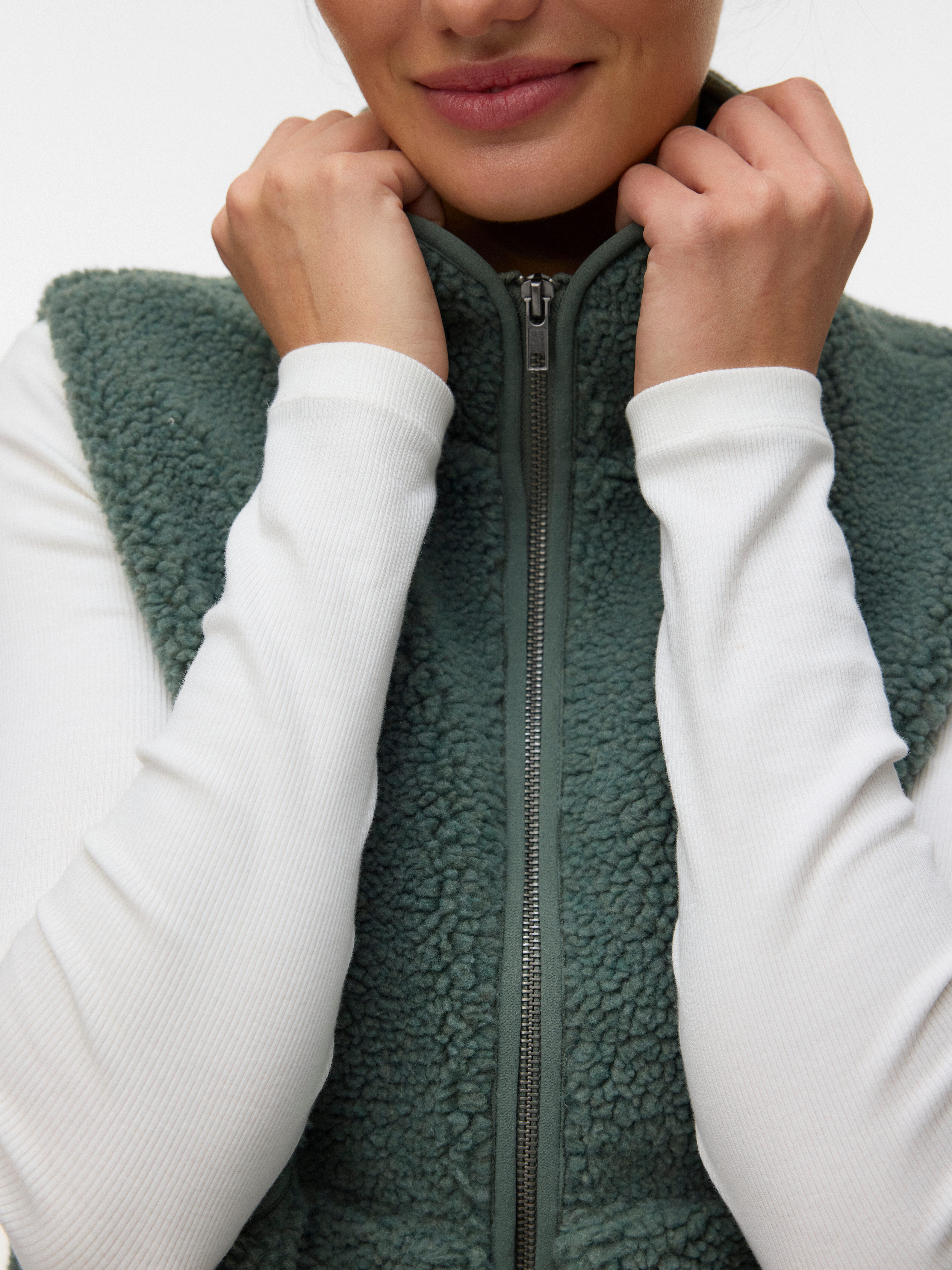 Vero Moda Plüschweste VMJOSEFINE SL TEDDY ZIP VEST EXP Kunstfaser