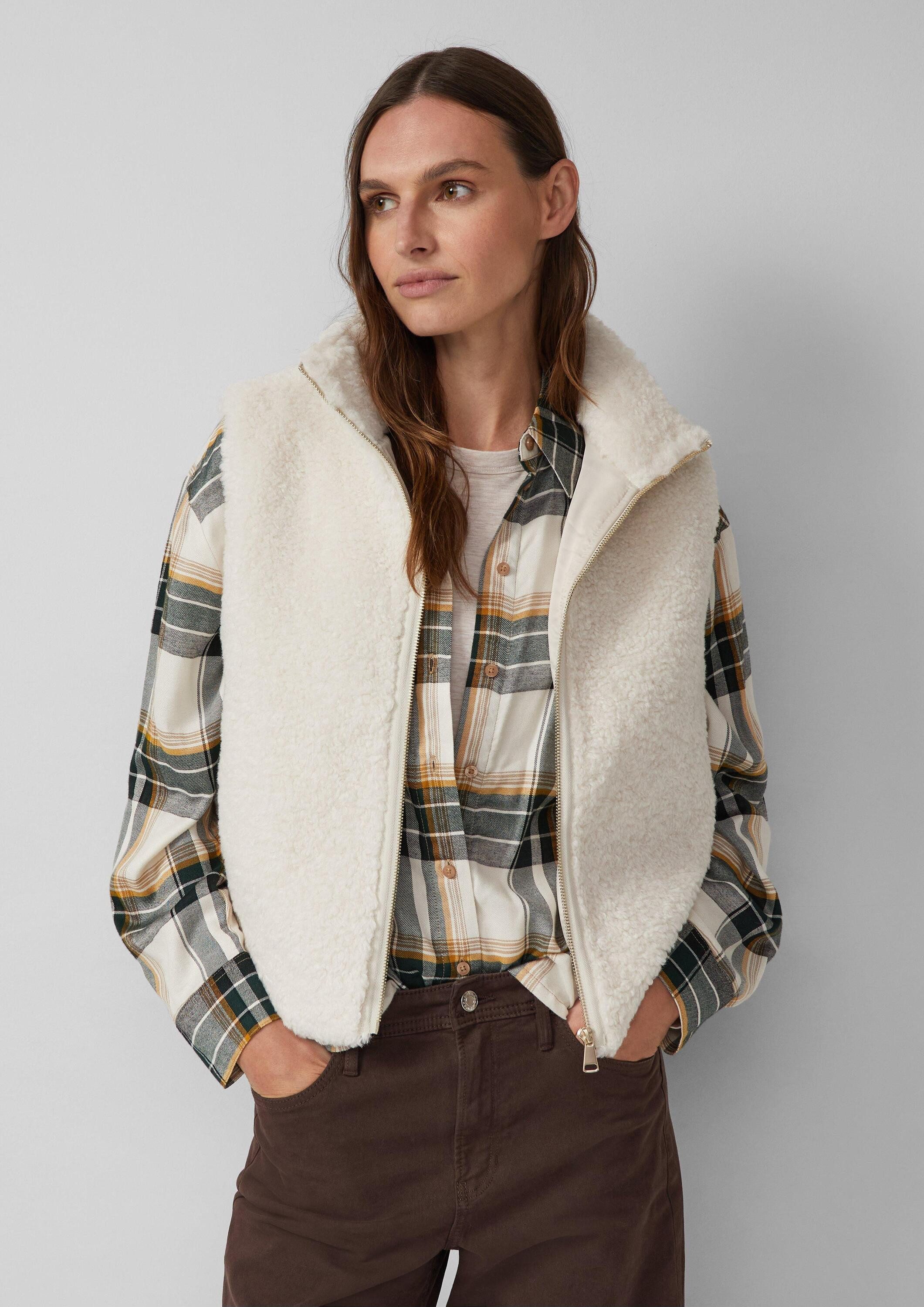 s.Oliver Outdoorjacke Outdoor-Weste Weste aus Teddyplüsch mit Eingrifftasch günstig online kaufen