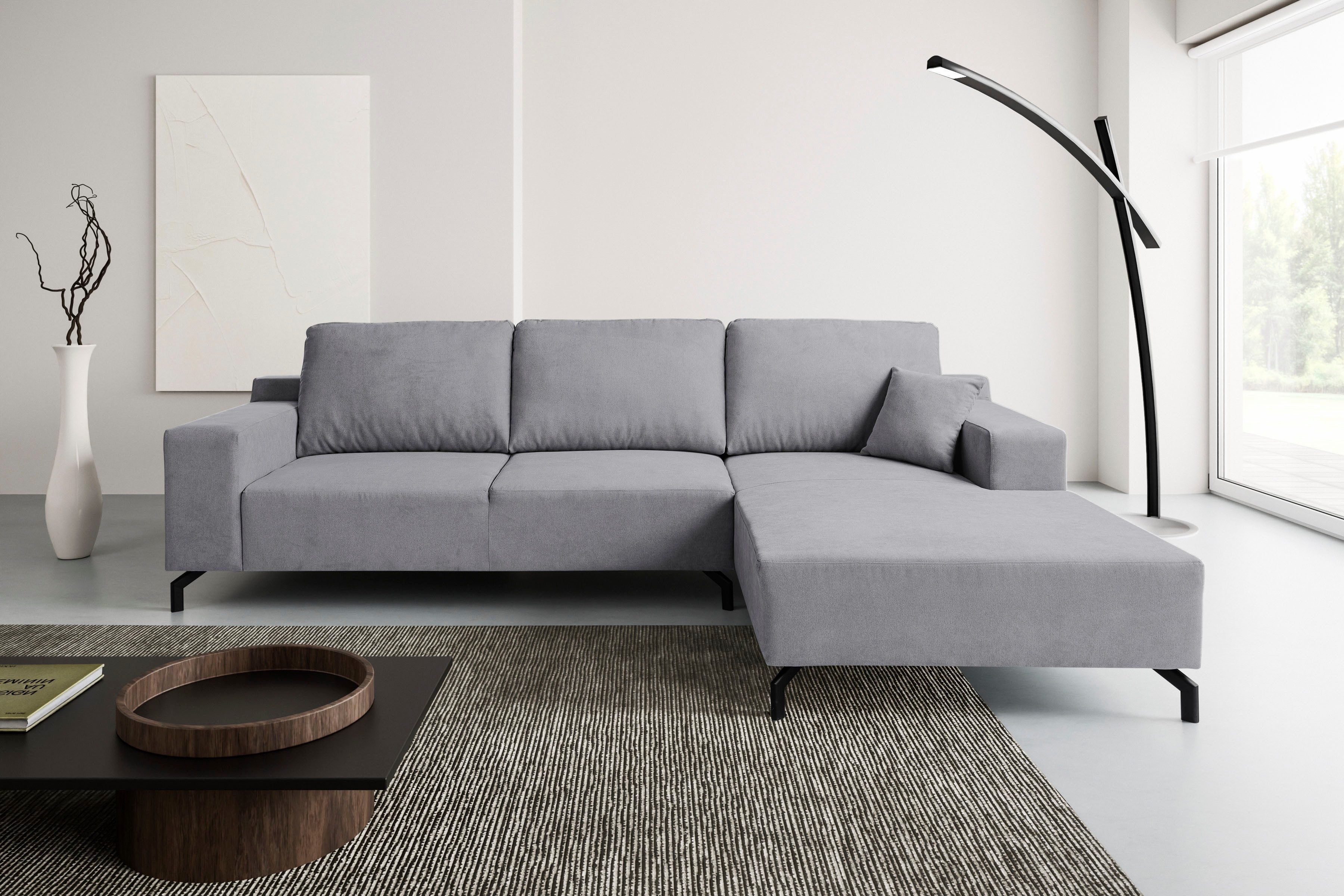 WERK2 Ecksofa Fortuna modern und elegant, bequem, Breite 294cm, bodenfrei, L-Form, Moderne, elegante Polsterecke, Komfortpolsterung und losen Kissen.