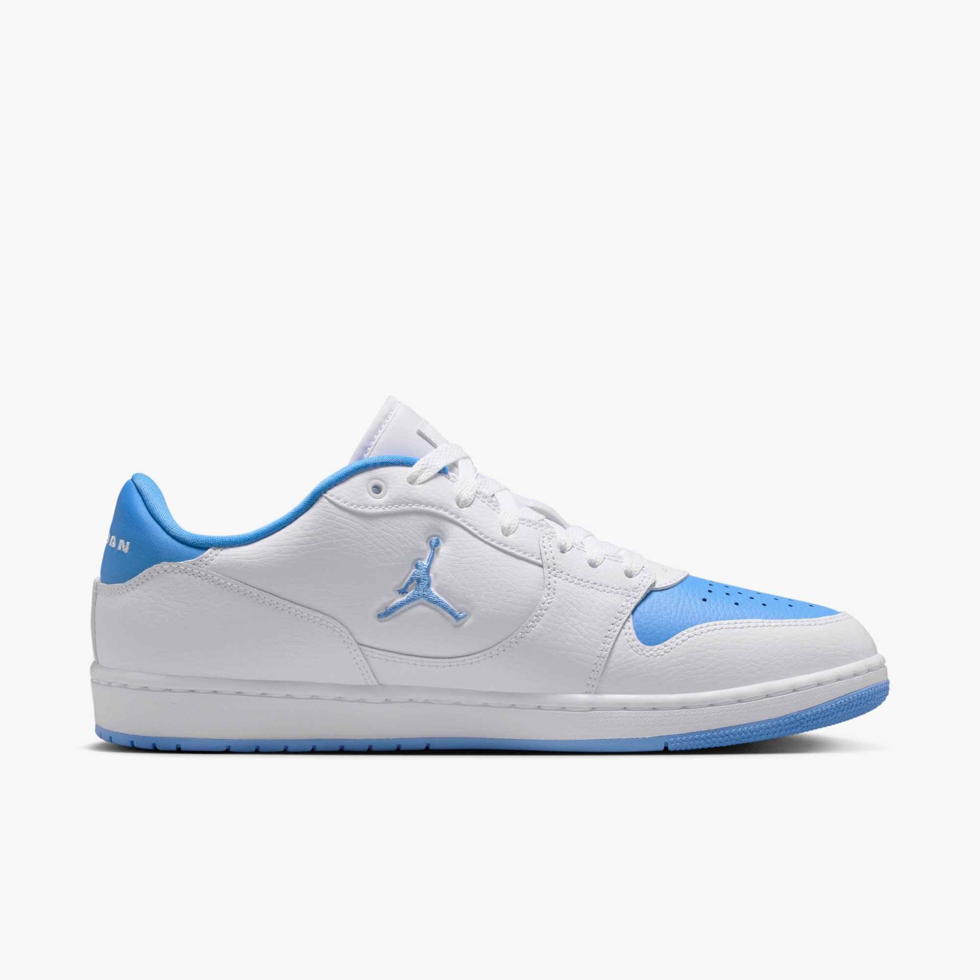 Jordan Jordan Court Connect Low Sneaker inspiriert vom Look des Air Jordan 1
