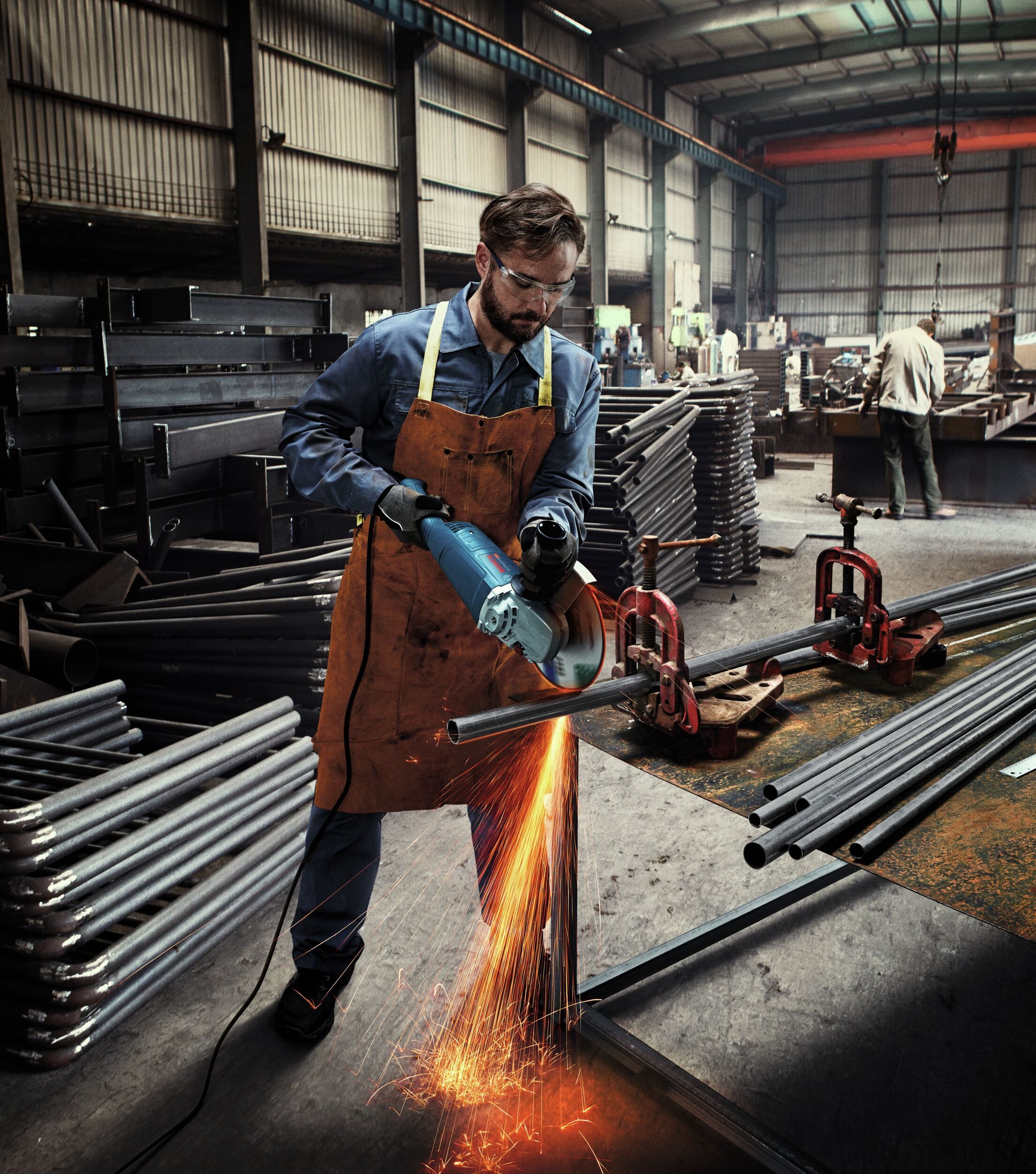 BOSCH Winkelschleifer GWS 22-230 J, max. 6500 U/min, Mit Diamanttrennscheibe - im Karton