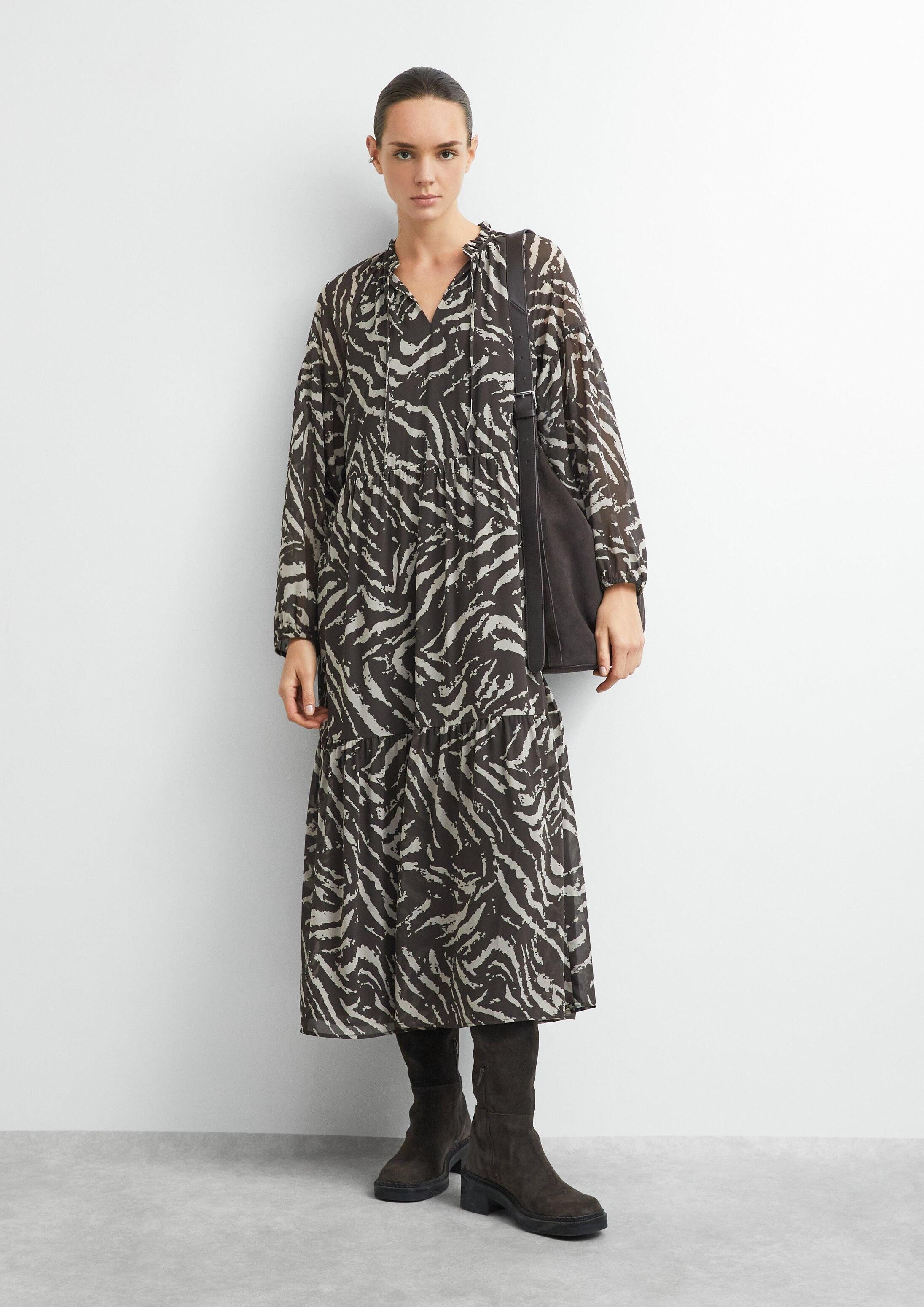 comma Maxikleid Kleid Stufenkleid aus Chiffon mit Animal-Print – Bild 5 von 5