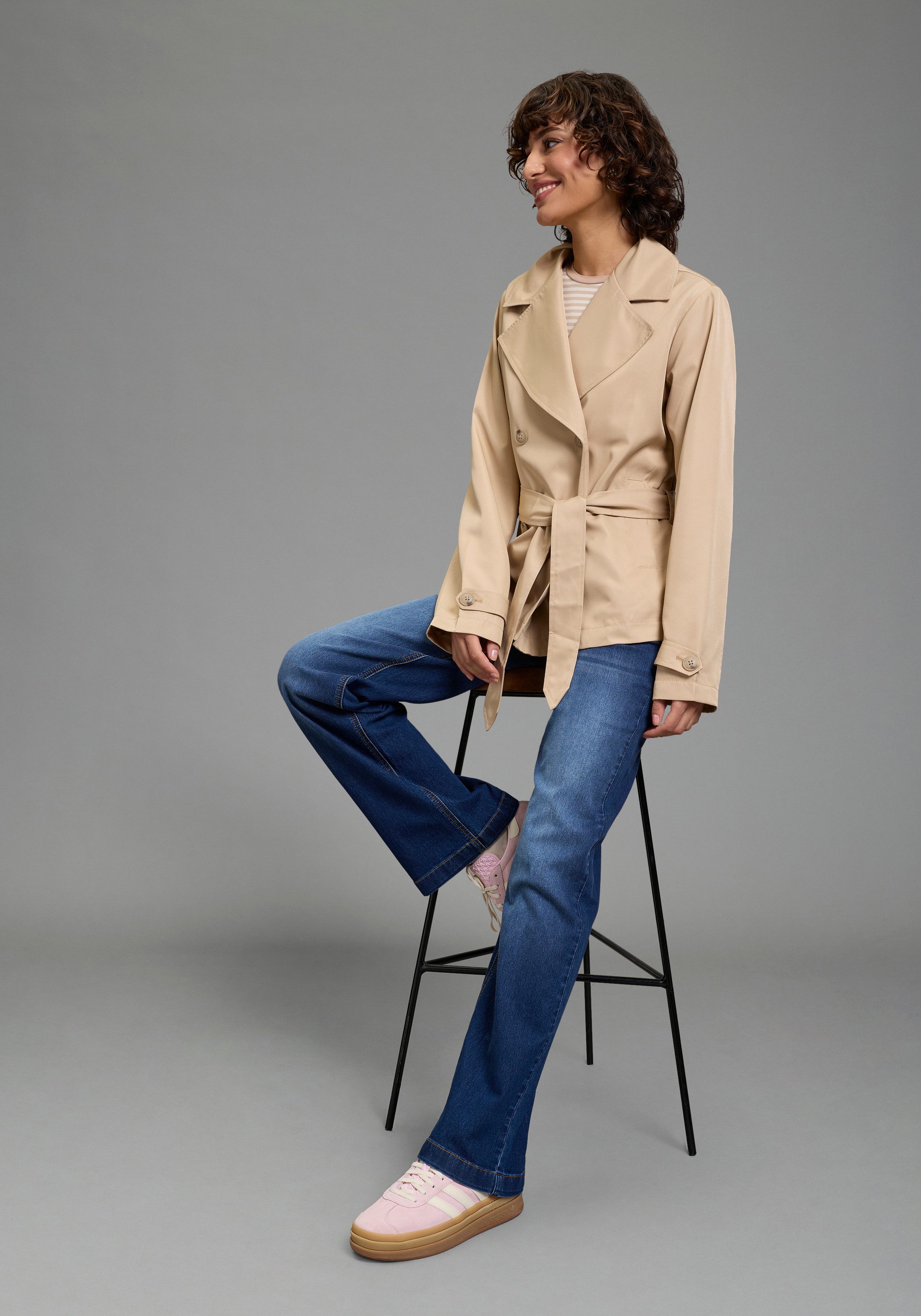 Laura Scott Kurzjacke kurzer Trenchcoat, Übergangsjacke, zweireihiger Verschluss – Bild 5 von 5