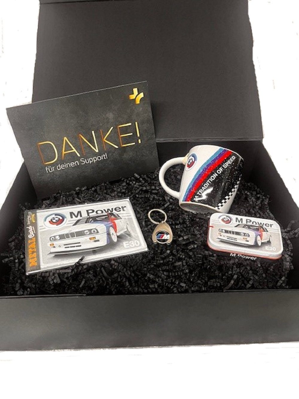 BMW Tasse BMW M Performance Geschenkset Tasse Einkaufschip Postkarte Pillendose, 1-tlg.