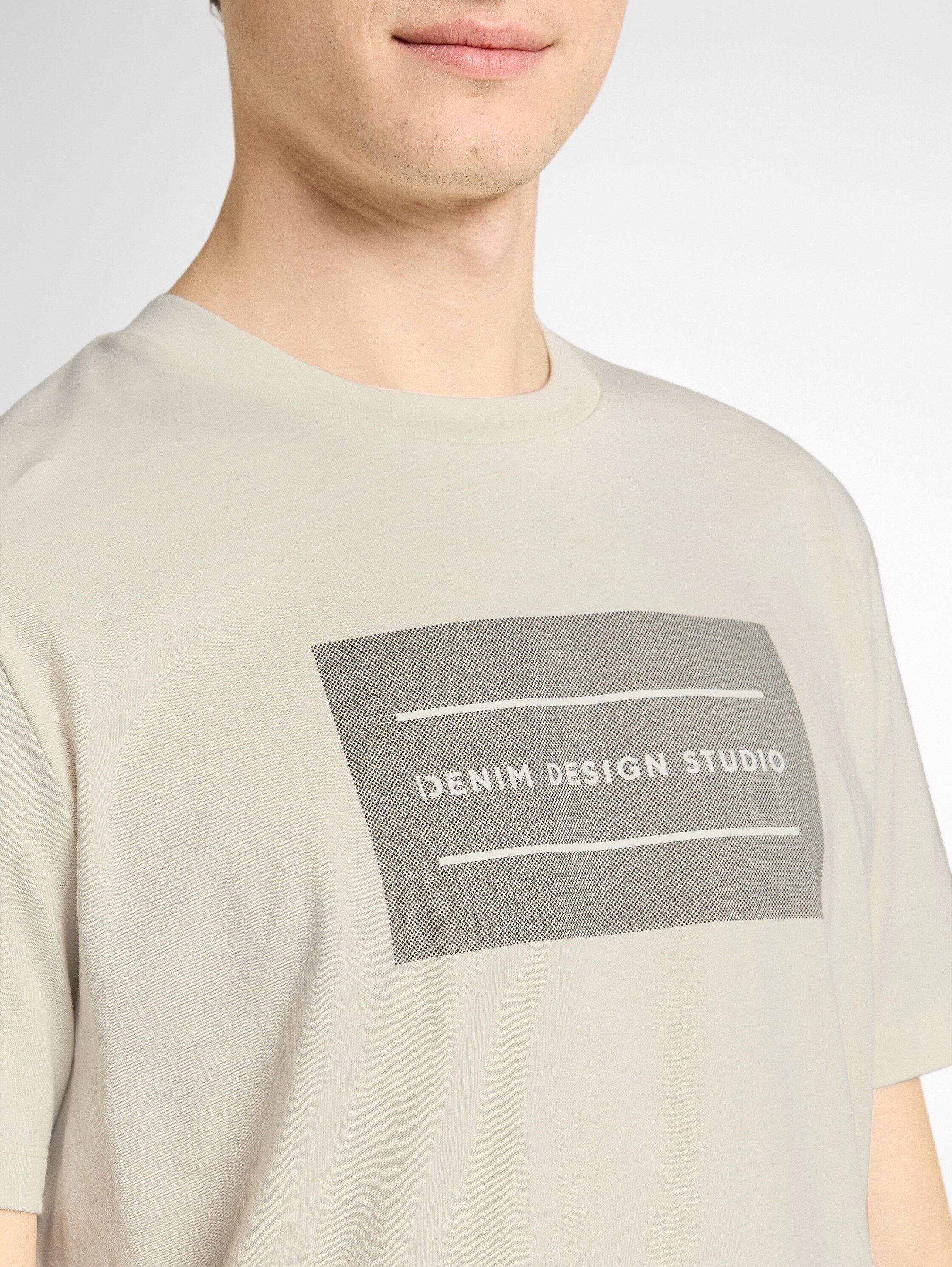 TOM TAILOR Denim Rundhalsshirt mit verschiedenen Logo Prints