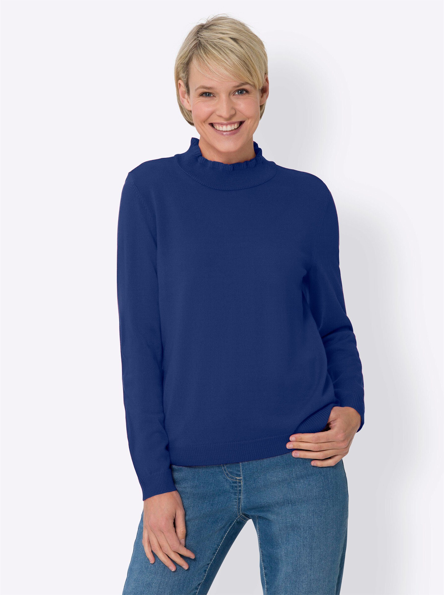 Strickpullover royalblau an! Sieh