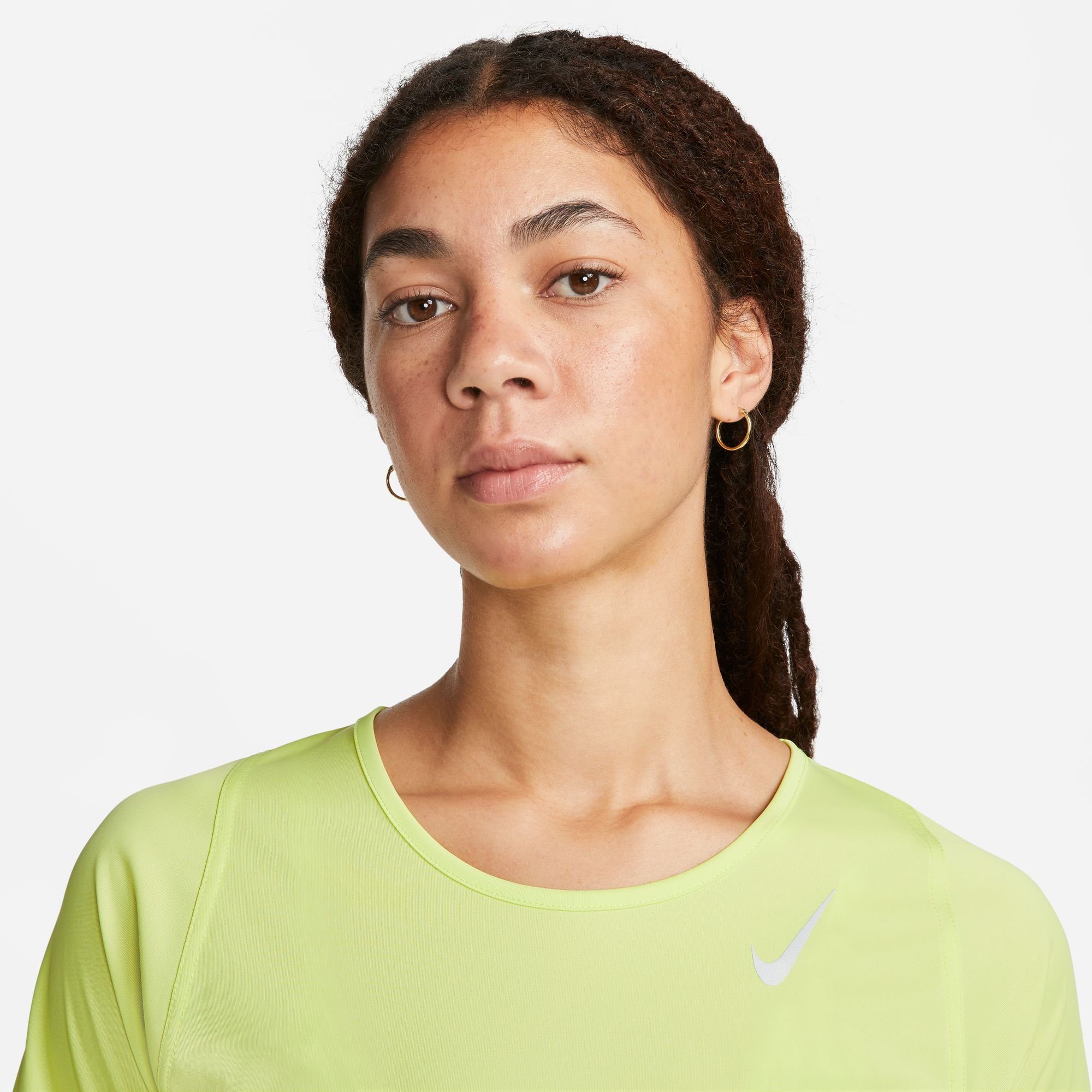 Nike SHORT-SLEEVE LEMON TOP WOMEN'S Laufshirt RACE TWIST/REFLECTIVE LT SILV DRI-FIT RUNNING