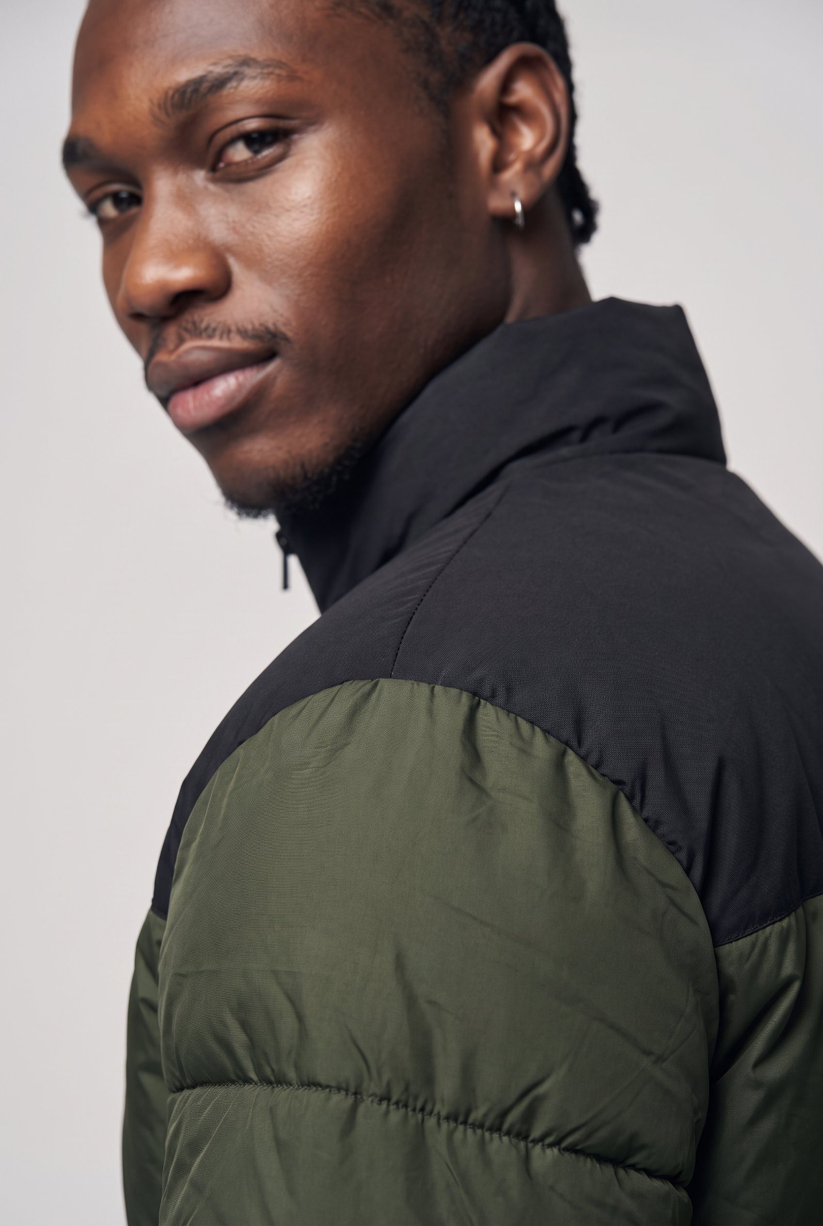Jack & Jones Steppjacke JJRAZE COLLAR STAND PUFFER Kunstfaser, regular fit – Bild 4 von 5