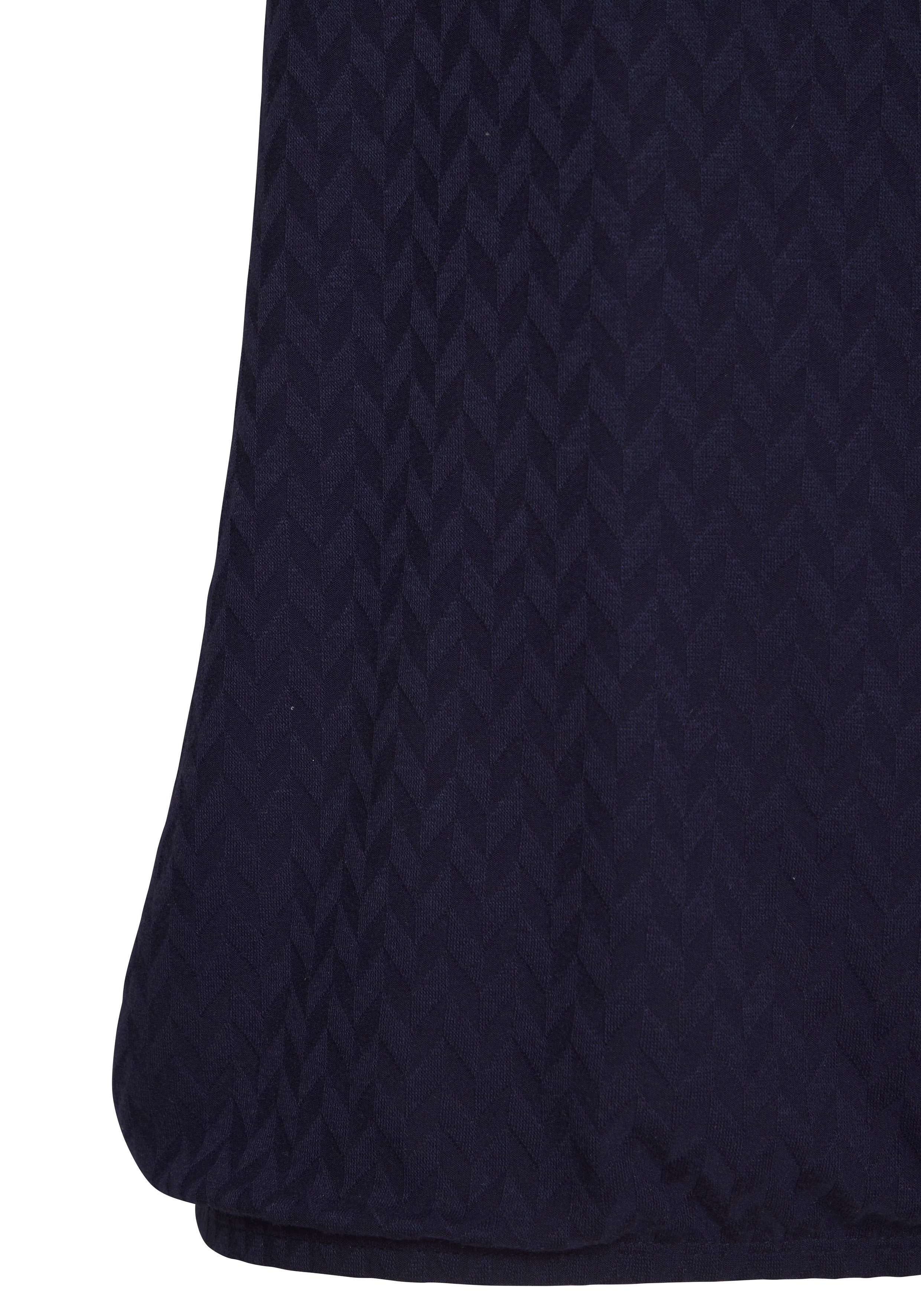 Vivance by Lascana Kurzarmshirt mit modischem Jacquard-Muster mit Gummizug im Bund – Bild 4 von 5