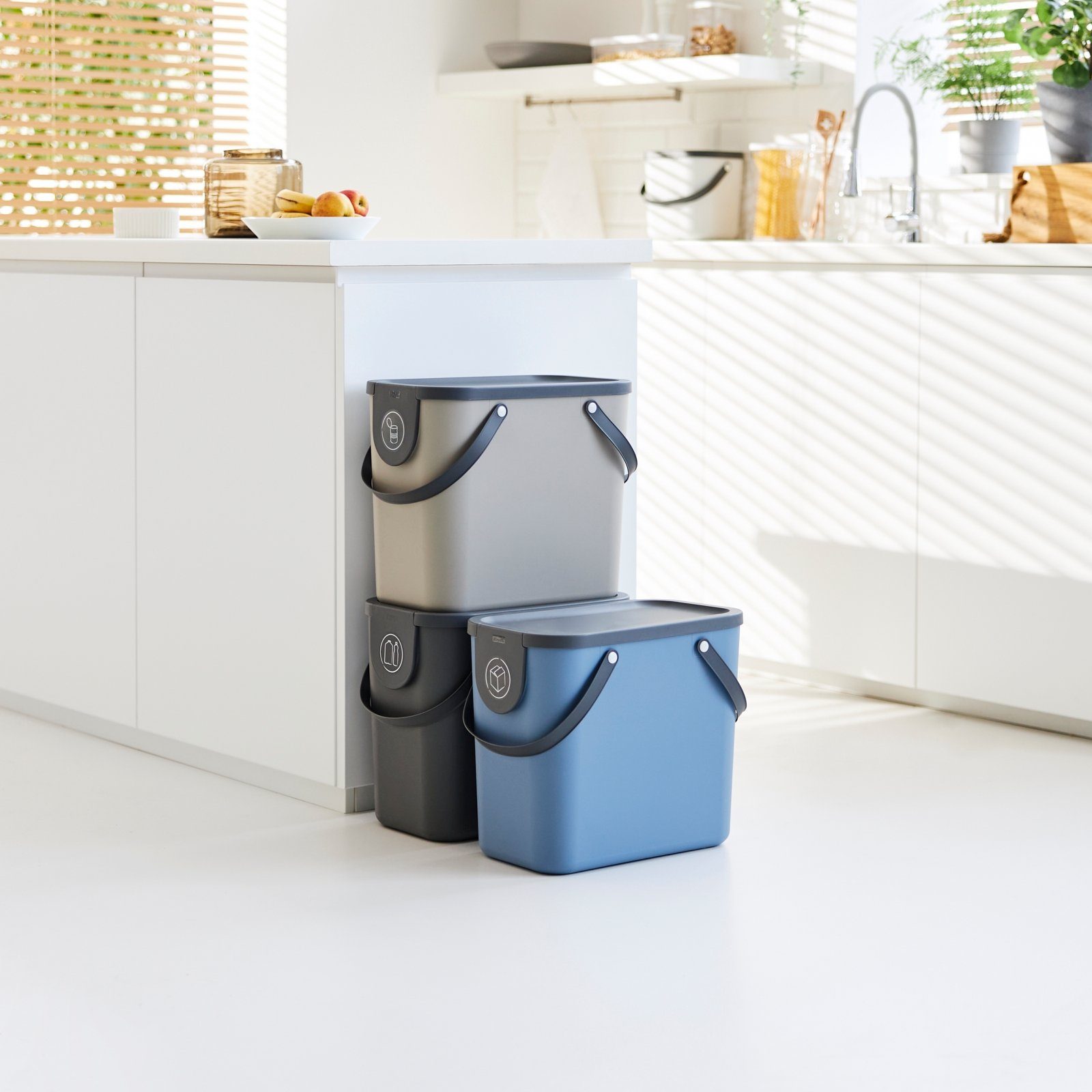 ROTHO Mülltrennsystem Albula 2er-Set Abfallbehälter 25l für die Küche – clevere Mülltrennung, Aus rezykliertem Kunststoff