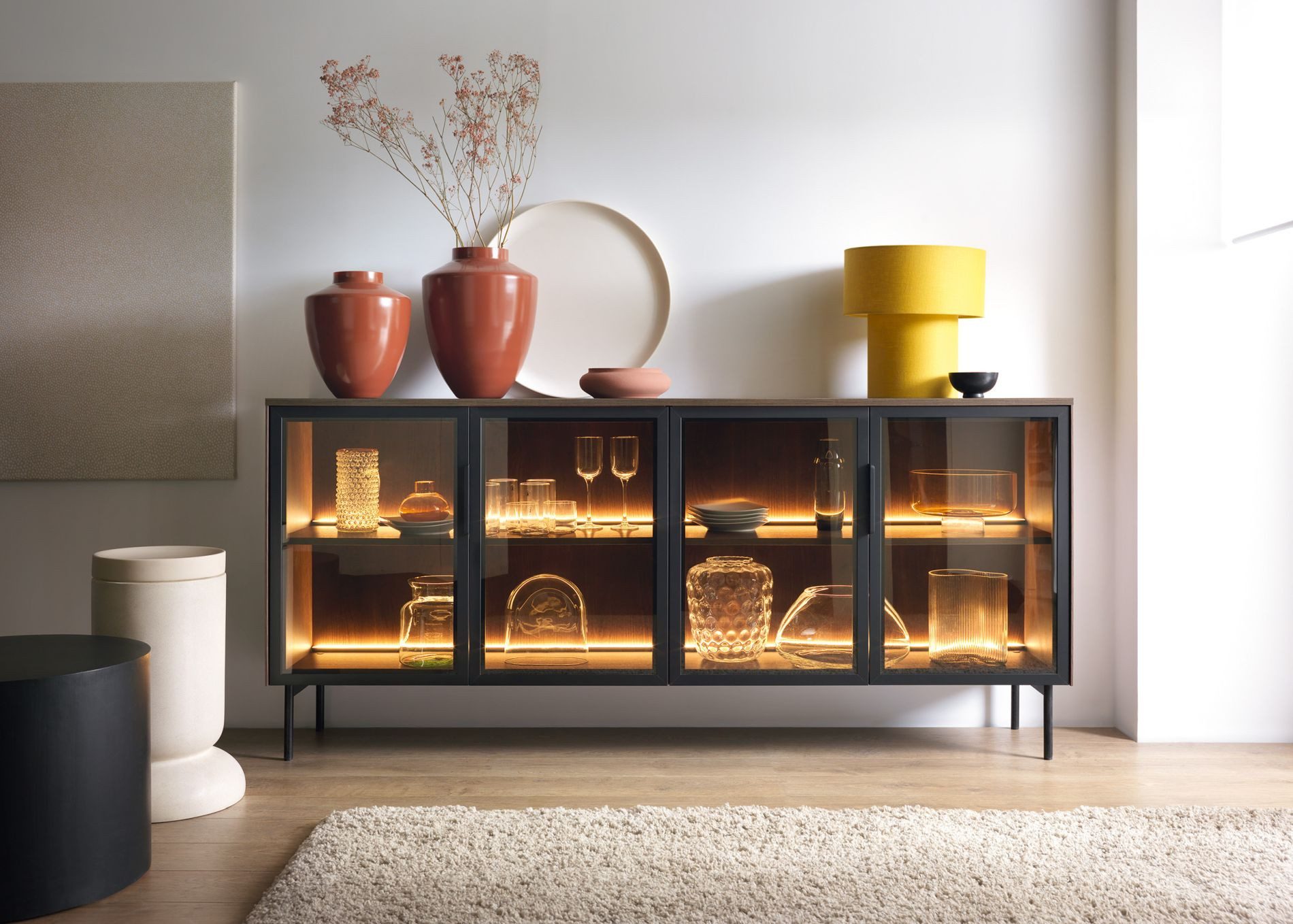 Selsey Sideboard LUMI, Sideboard in Eiche Dunin mit LED – 4-türig oder mit Schubladen