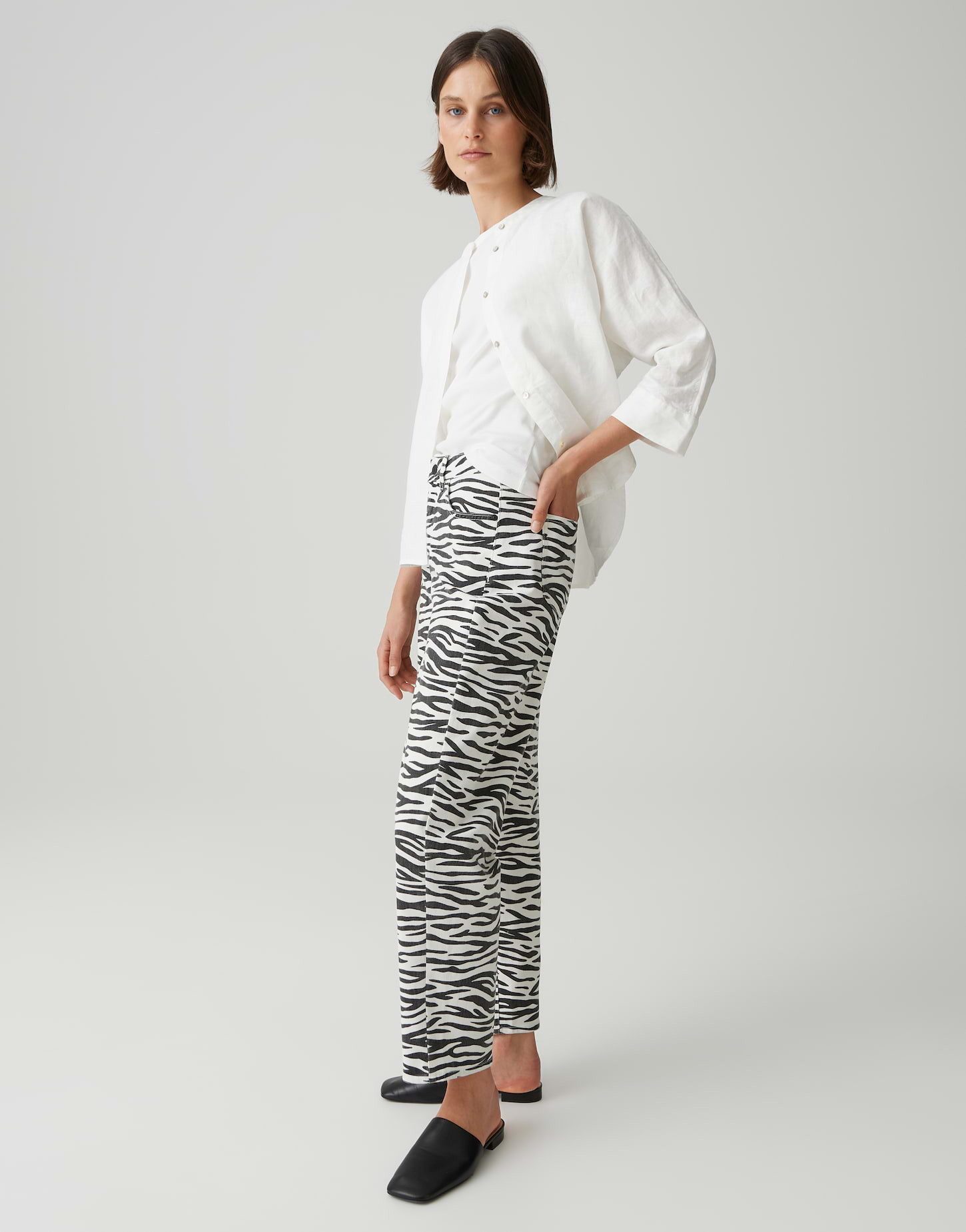 OPUS PANTS Relax-fit-Jeans Mari clear zebra aus Denim mit Animal Print Mit 5 Pocket Design für entspannte Denim Looks – Bild 5 von 5