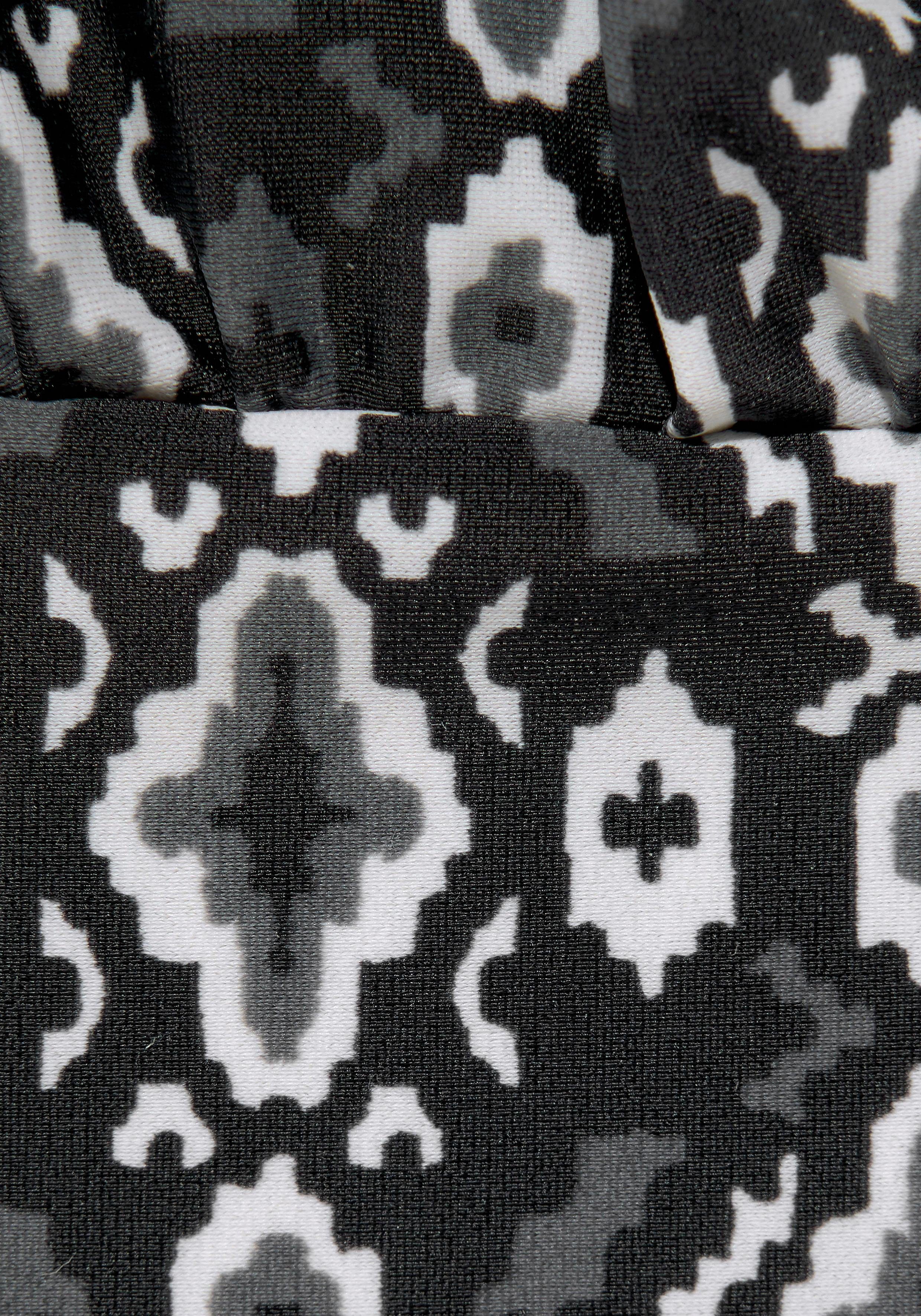 LASCANA Oversize-Tankini bauchbedeckende Oversize-Form, bis D-Cup geeignet