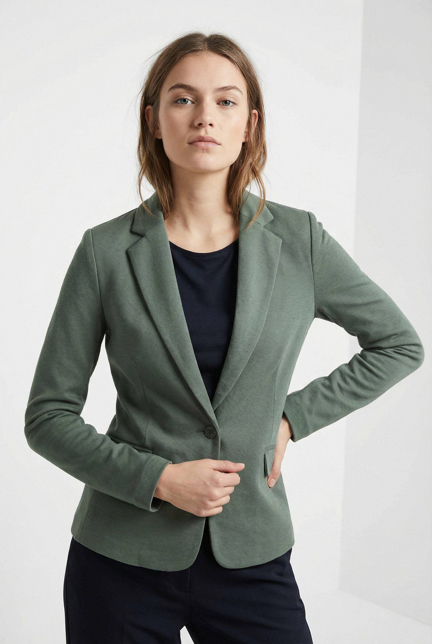 Vero Moda Jerseyblazer VMJULIANE, figurbetonter Schnitt, 1-Knopf Verschluss ungefüttert