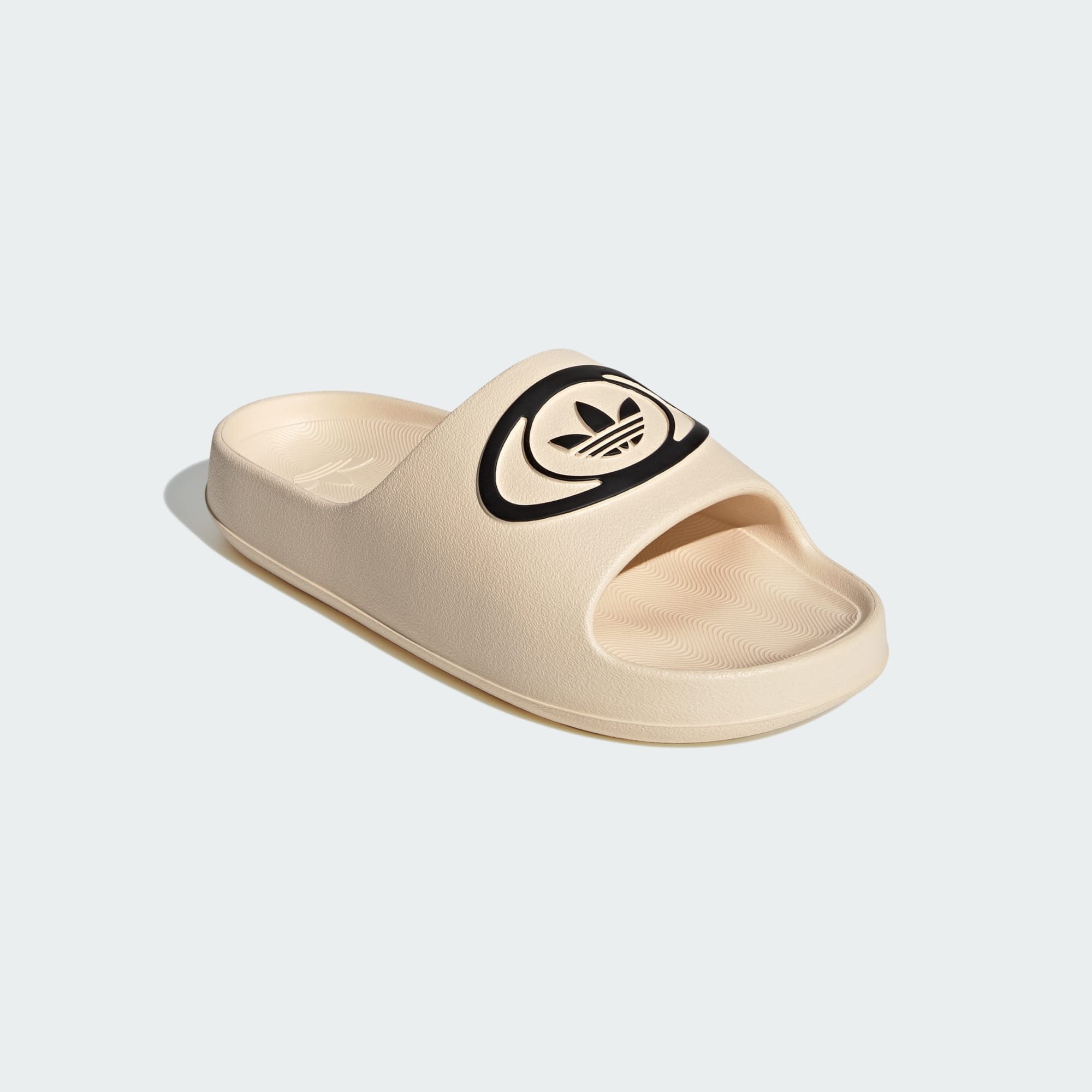 Sand Strata / Core Black / None