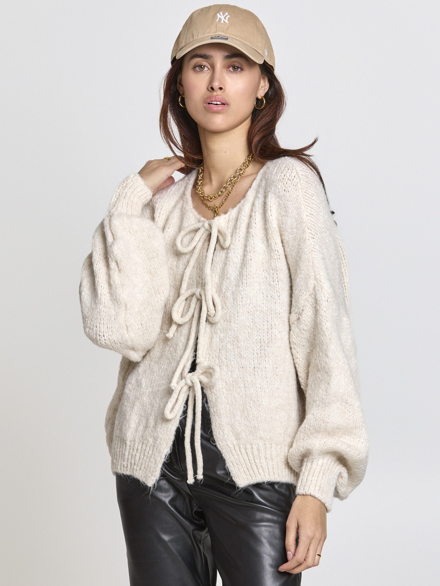 Lilavie Cardigan Miaa One Size kuscheliger Grobstrick mit Bindebändern günstig online kaufen