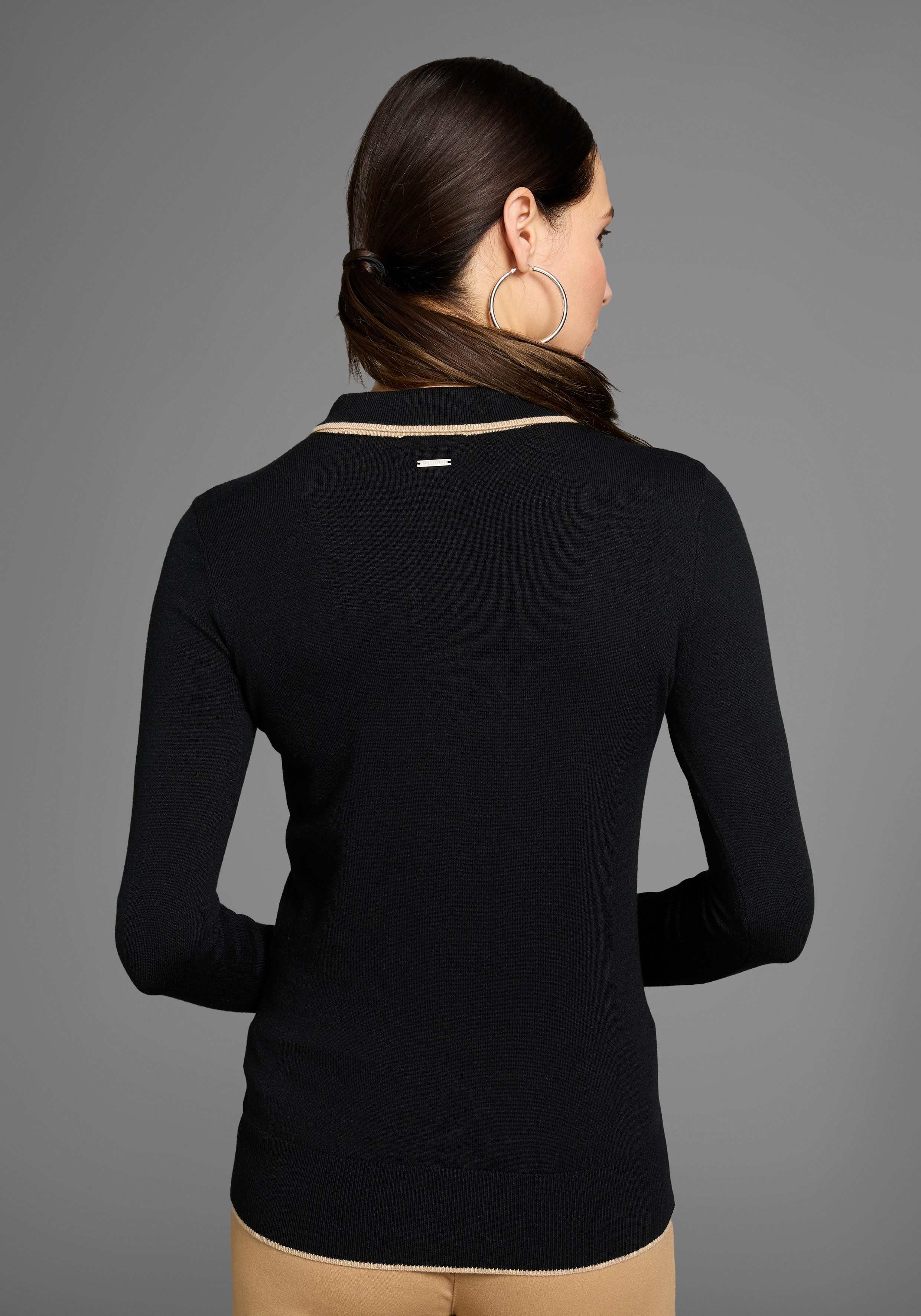 HECHTER PARIS Polokragenpullover mit dezenter Knopfleiste. Reduzierter Preis € 21,09. Unverbindliche Preisempfehlung € 49,99