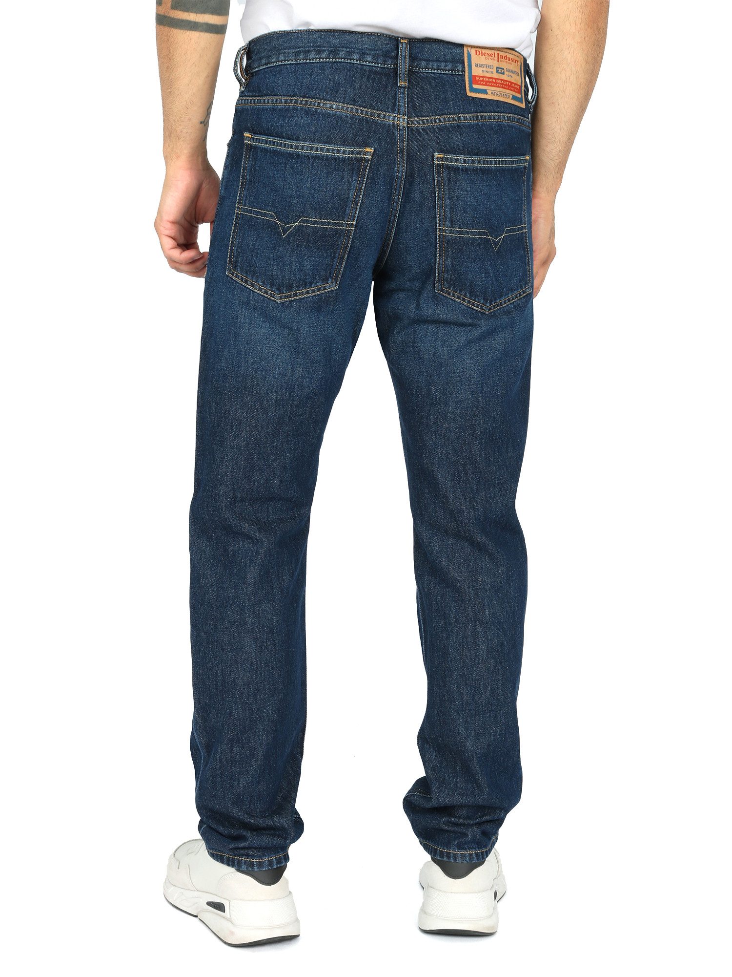 Diesel Straight-Jeans schmale, gerade Beinform ohne Stretch - 1995 D-SARK 09C03