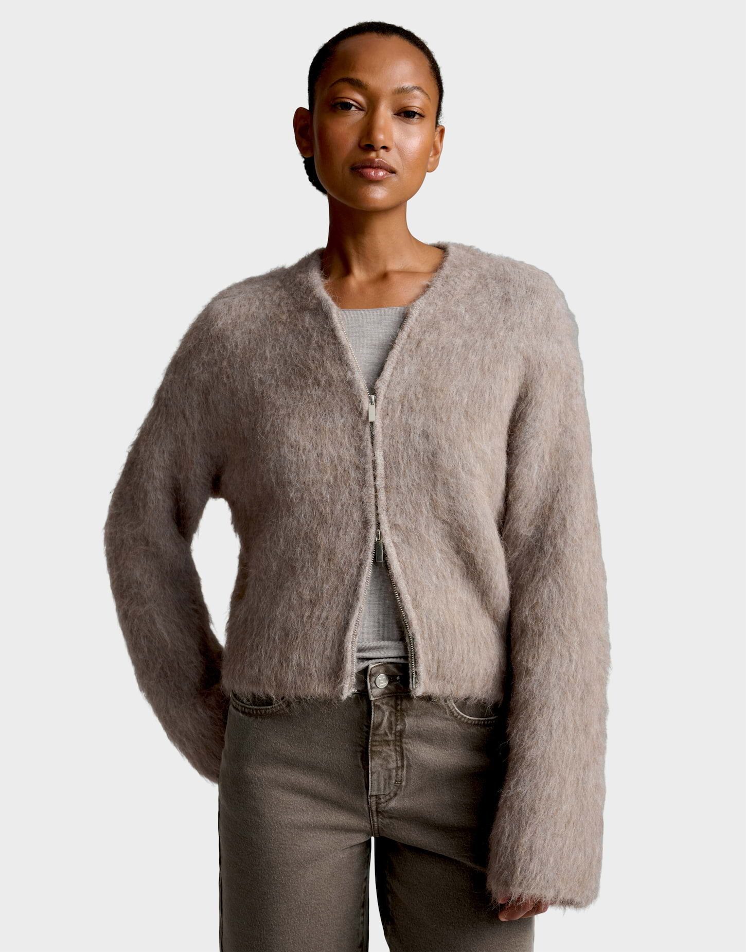 someday Strickjacke Tanzina aus weichem Alpaka Mix Verkürzte, gerade Silhouette mit flauschigem Griff