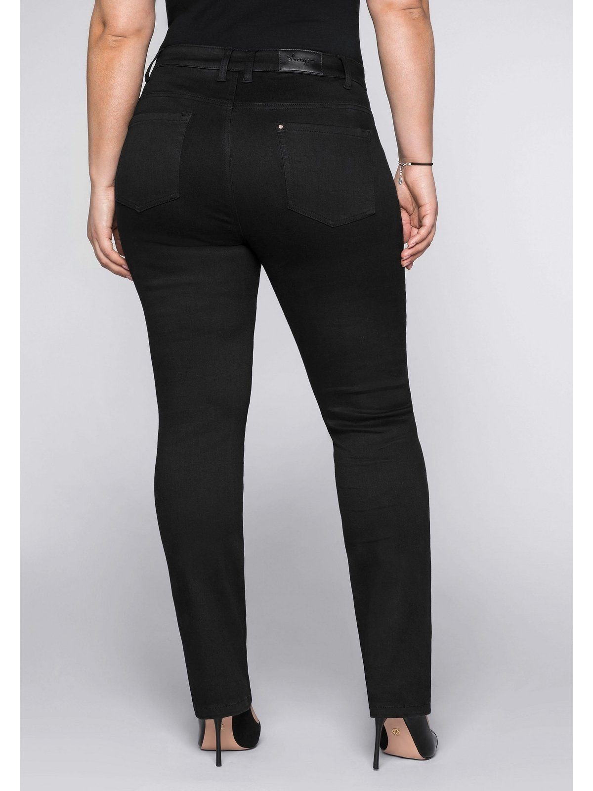 Bodyforming-Effekt black Stretch-Jeans Sheego Große mit Denim Skinny Größen