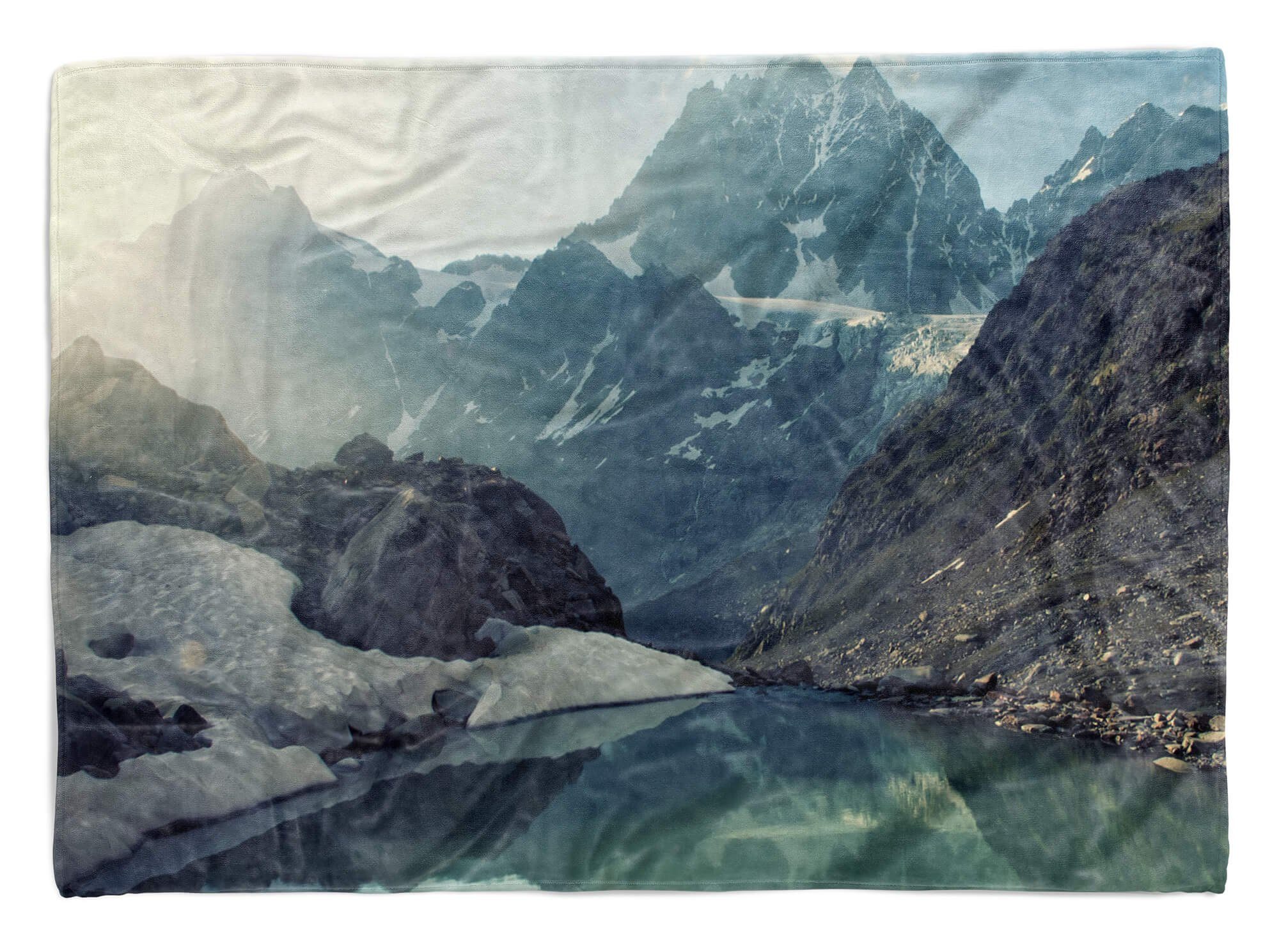 Sinus Art Handtücher Handtuch mit Strandhandtuch Baumwolle-Polyester-Mix (1-St), Berge, Fotomotiv Handtuch Kuscheldecke Schnee Bergsee Saunatuch