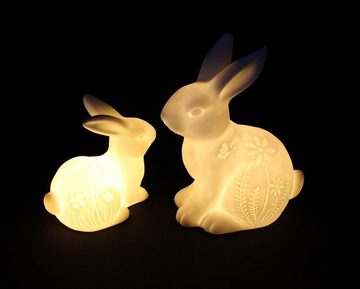 Dekoleidenschaft LED-Dekofigur Hase "Blumenwiese" aus Porzellan, weiß, mit Beleuchtung, Leuchtdeko (2 St., im Set), Osterdeko, Osterhase, Hasenfigur, Osterdekoration, Osterfigur