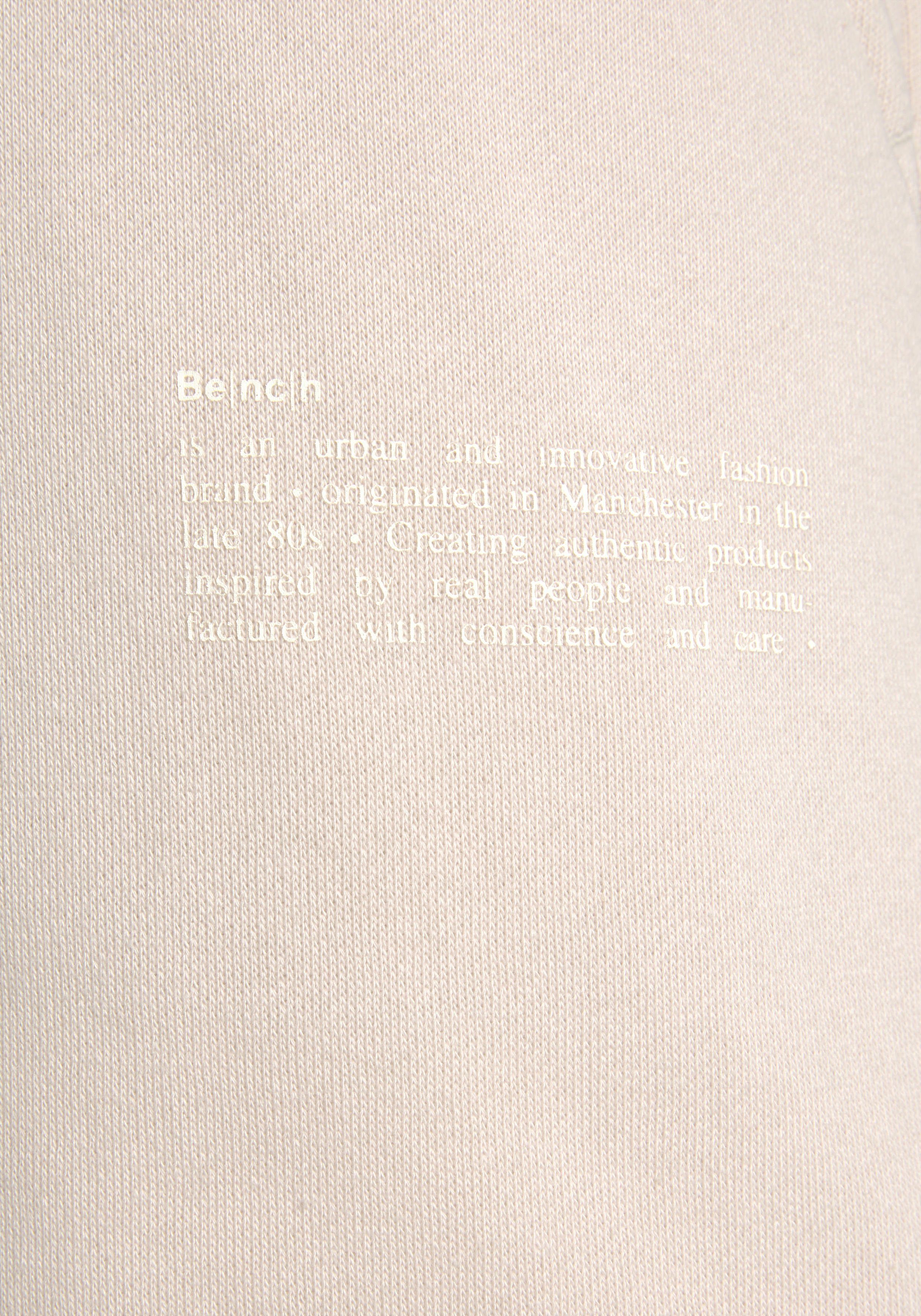 Bench. mit Logodruck weiter Form Shorts in hellbraun