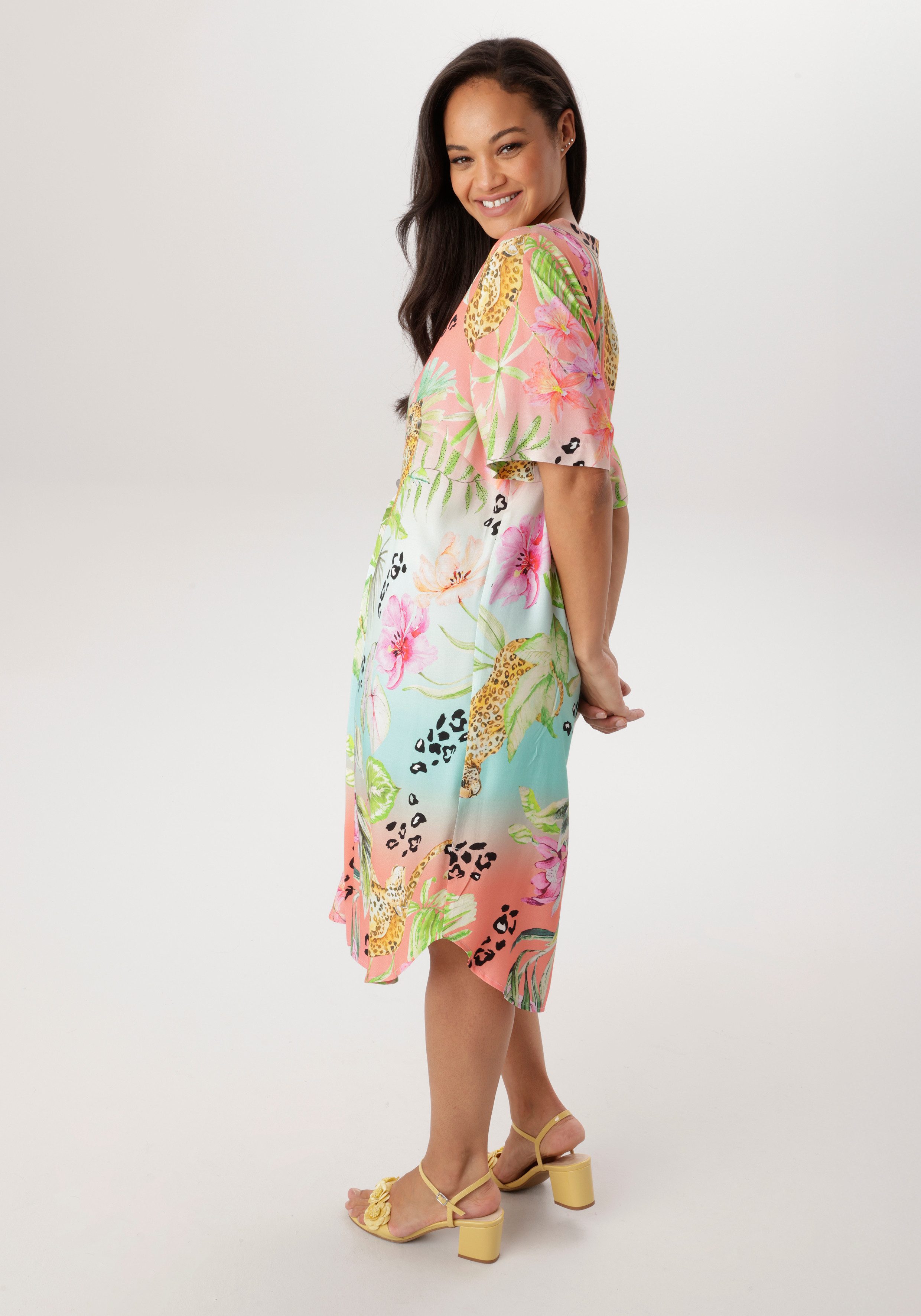 Aniston PLUS Blusenkleid mit farbenfroher Print