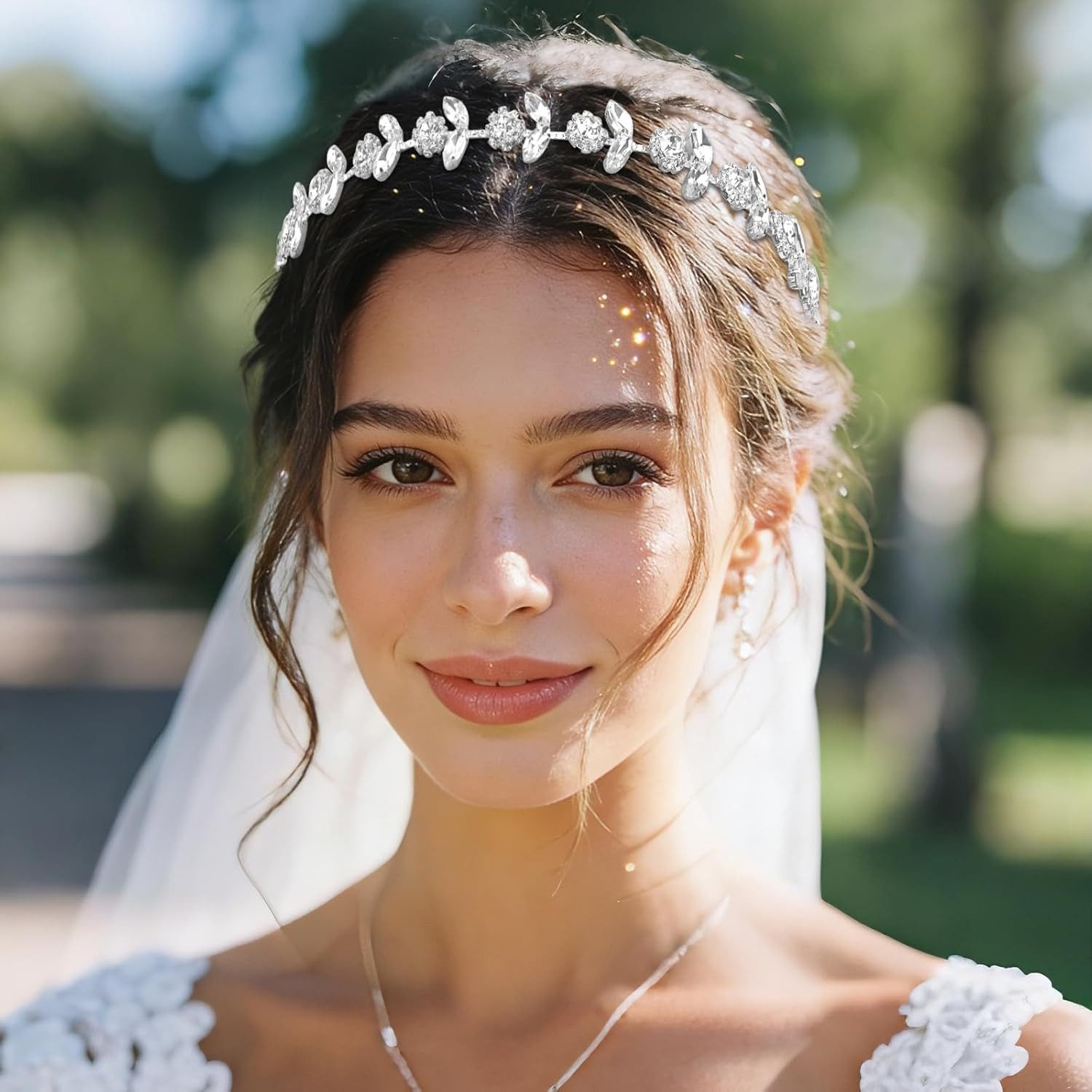 MOPUEA Diadem Kristall Blume Stirnband Kopfschmuck Haarreif silber (Set, 1-tlg., Band oder Haarnadeln für stabilen, komfortablen Sitz), Für Hochzeiten, Partys oder als Geschenk für Mädchen & Frauen