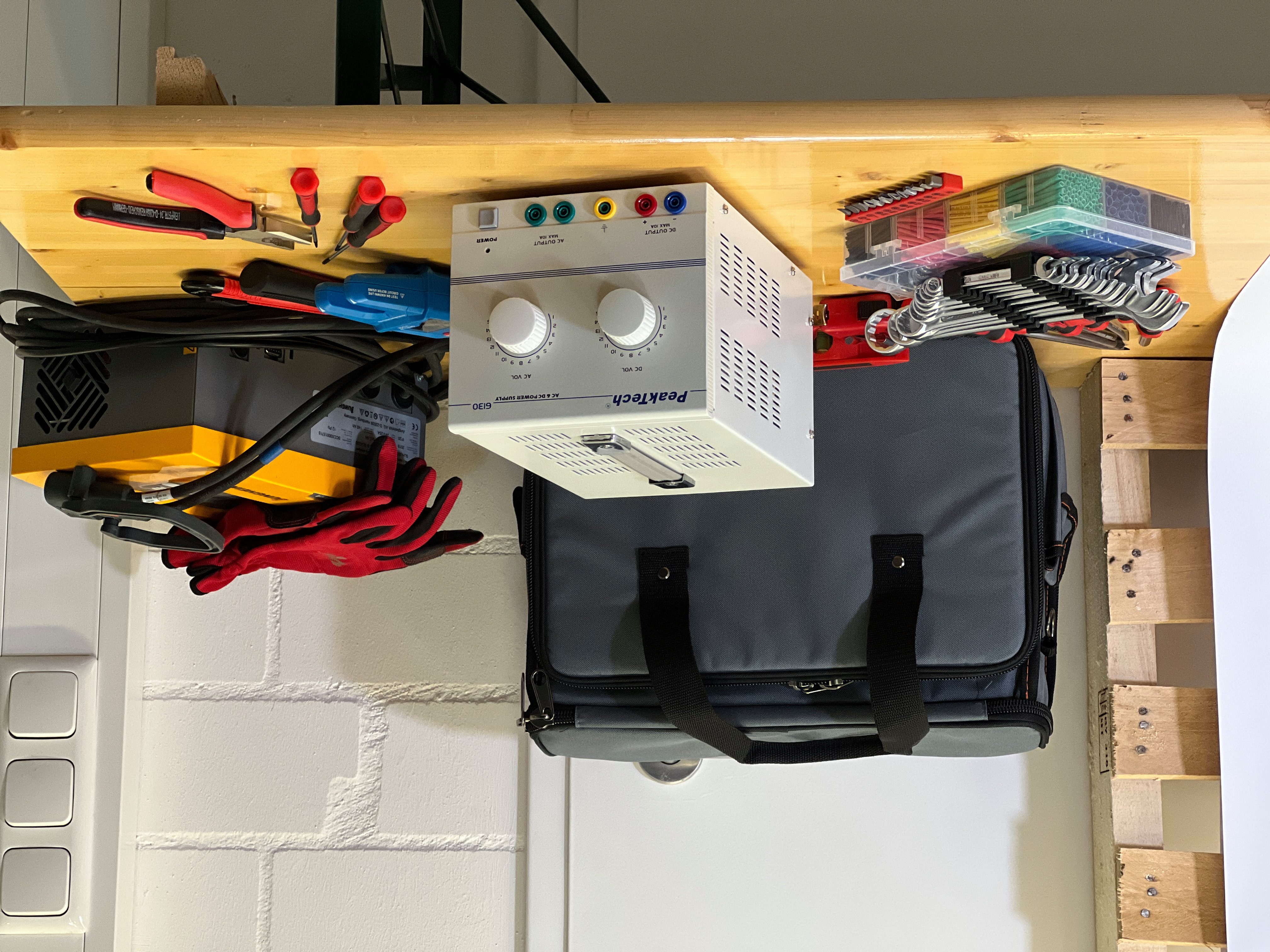 PeakTech AC/DC Labornetzgerät 1 - 15 V/10 A Labor-Netzteil