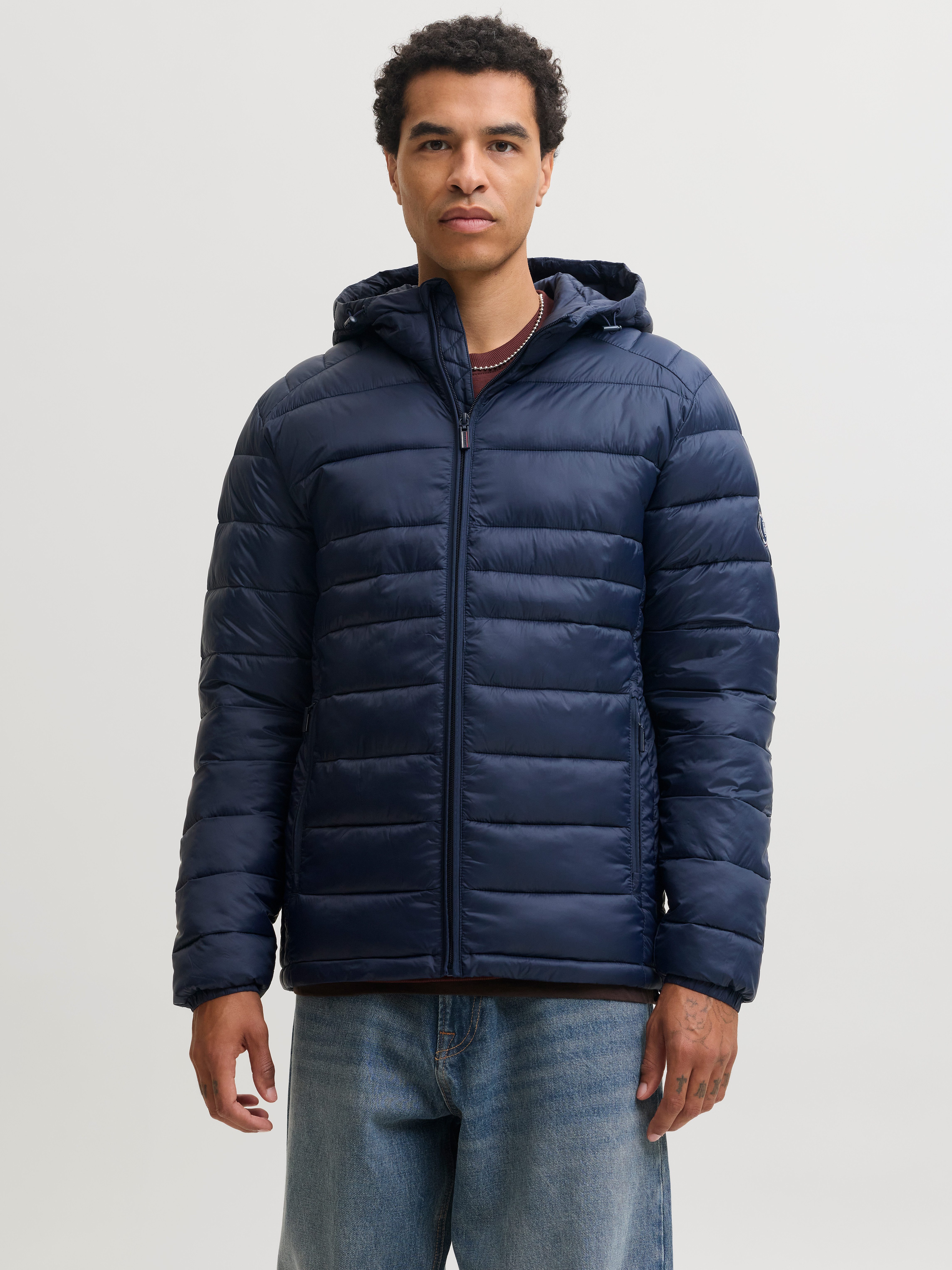 Jack & Jones Steppjacke JJEKINGSLEY LIGHT PUFFER HOOD NOOS Kunstfaser, mit Kapuze