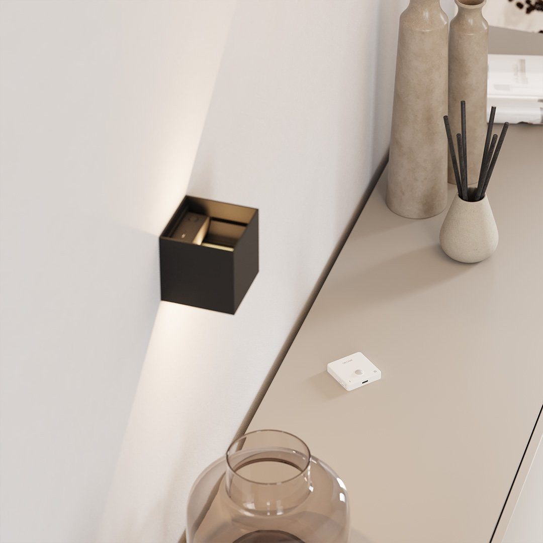 Neona LED Wandleuchte XENA AKKU, Flexibles Lichtspiel durch 4 verstellbare Lichtklappen, LEd fest integriert, Warmweiß – Bild 4 von 5