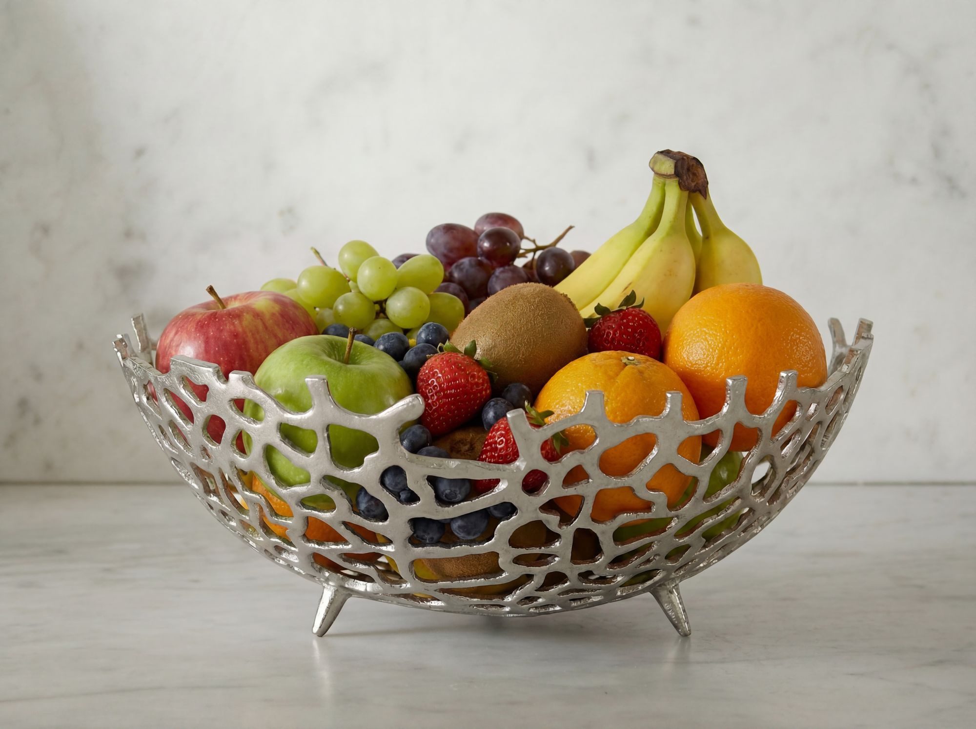 Wohnling Obstschale WL7.558 Früchtekorb Aluminium Silber 46cm Dekoschale Obstkorb Metall, Aluminium, (Schöne Früchteschale in schicker Korallenoptik), Drei kleine Standbeine für sicheren Halt