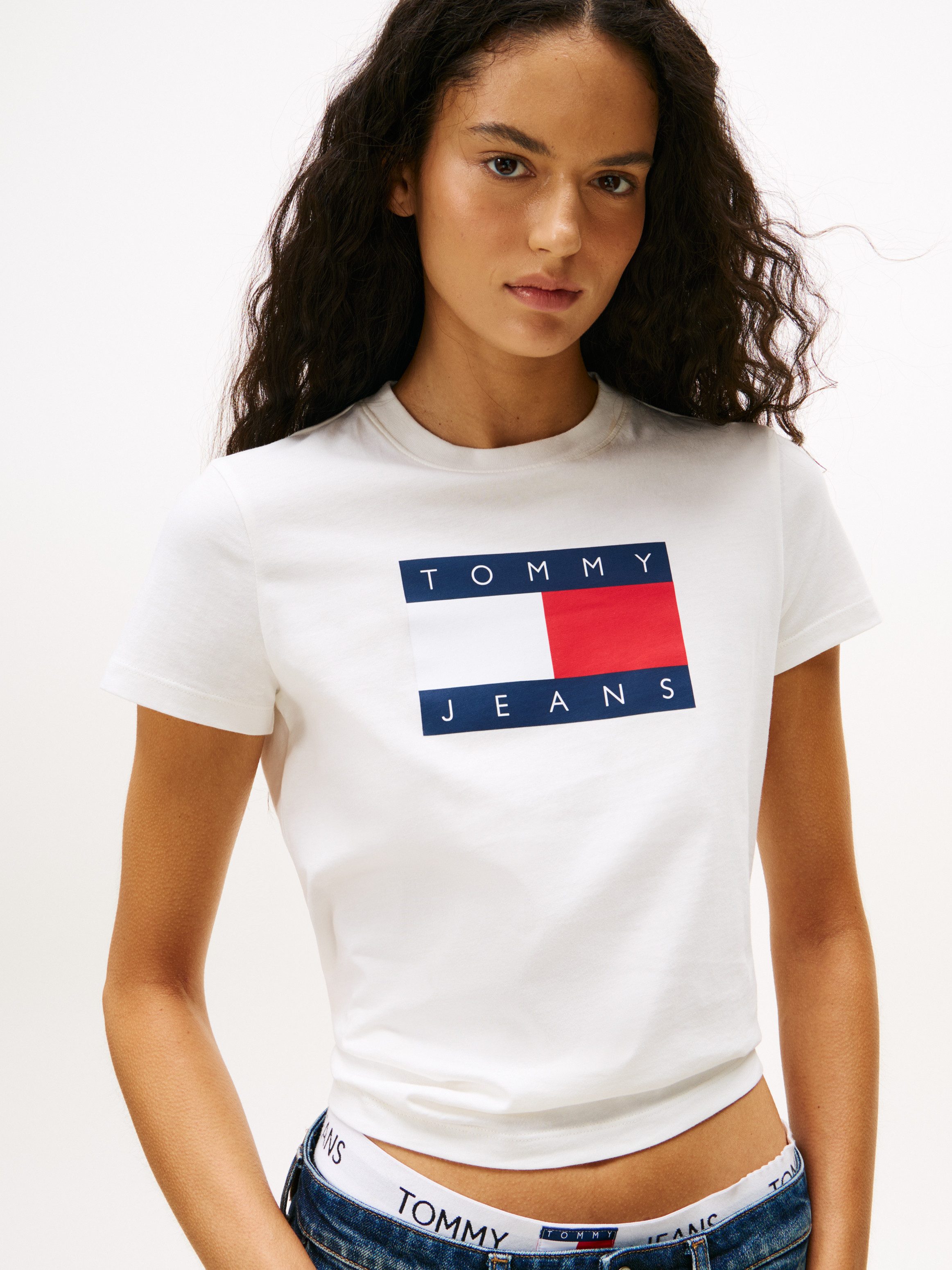 Tommy Jeans Kurzarmshirt TJW REG TJ FLAG SS TEE Baumwolle, Logodruck, regular fit – Bild 3 von 5