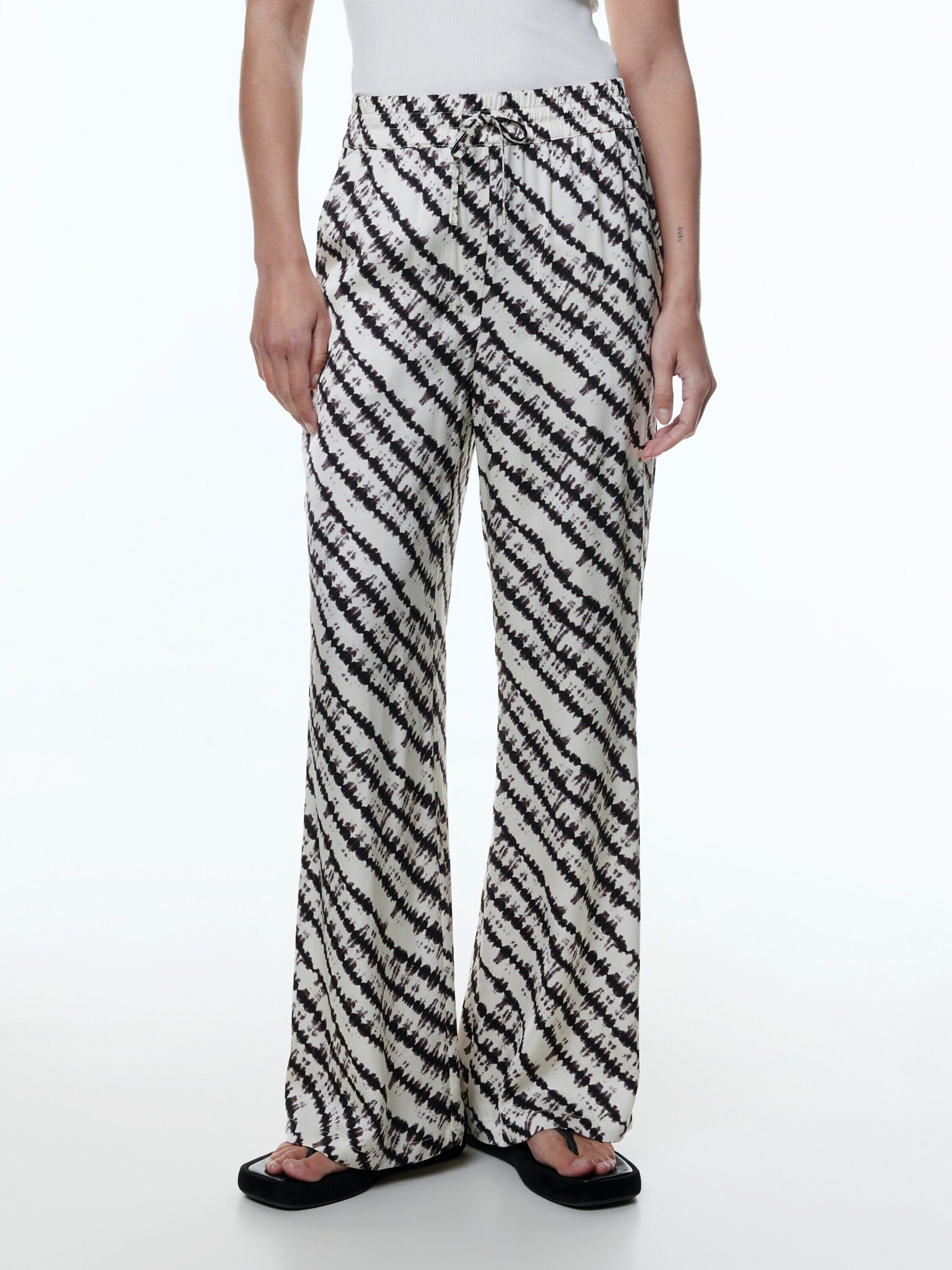 EDITED Stoffhose Stina (1-tlg) Drapiert/gerafft