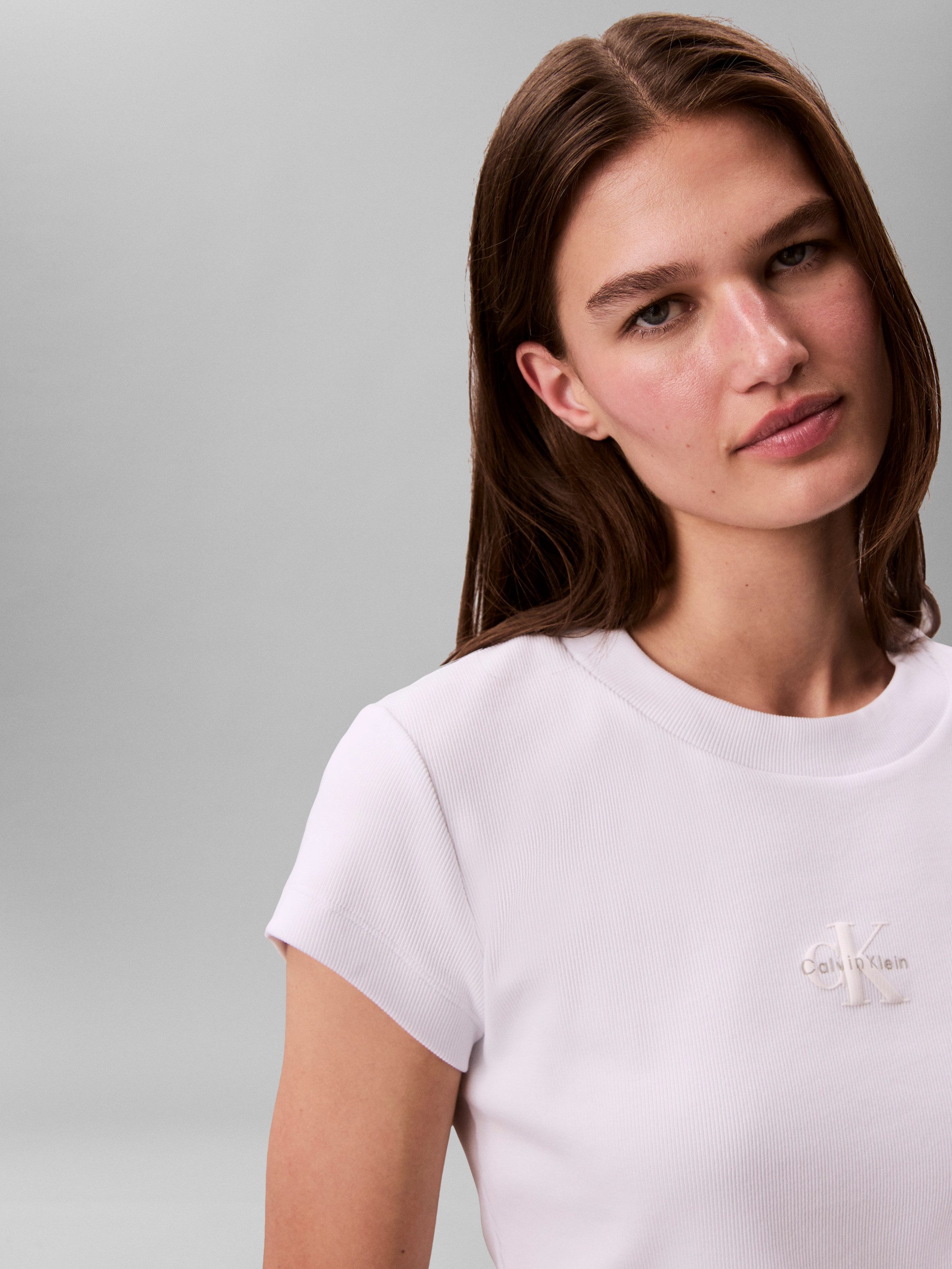 Calvin Klein Jeans T-Shirt MONOGRAM BABY TEE Rundhalsausschnitt, taillenlang
