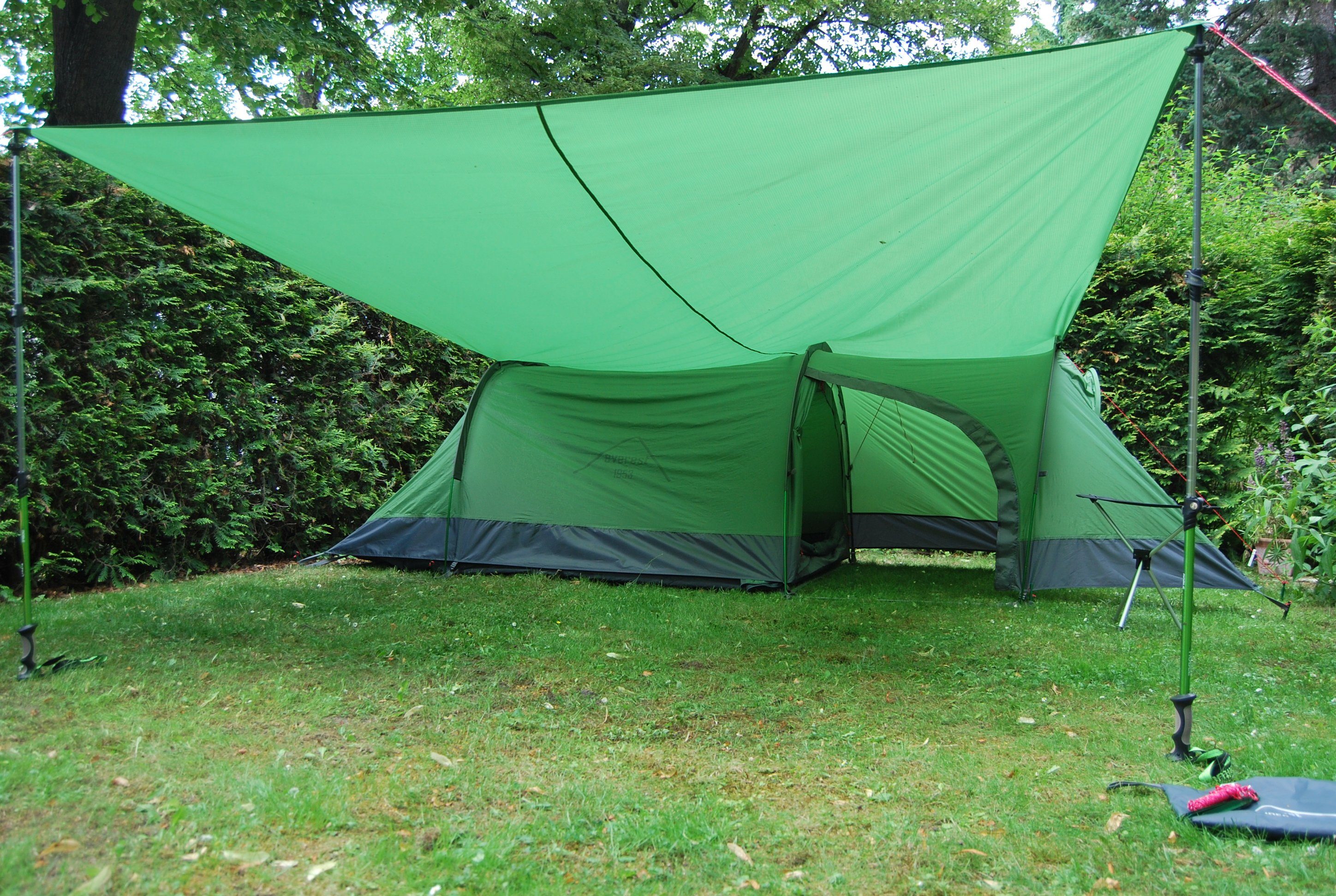 everest 1953 Tunnelzelt mit Tarp Vordach grün Maipo 2 1/2 Personen Zelt Silikon >10000 mm, Personen: 2, Aluminiumgestänge, Tarp/Vordach - paßgenau (ohne Trekking Poles)
