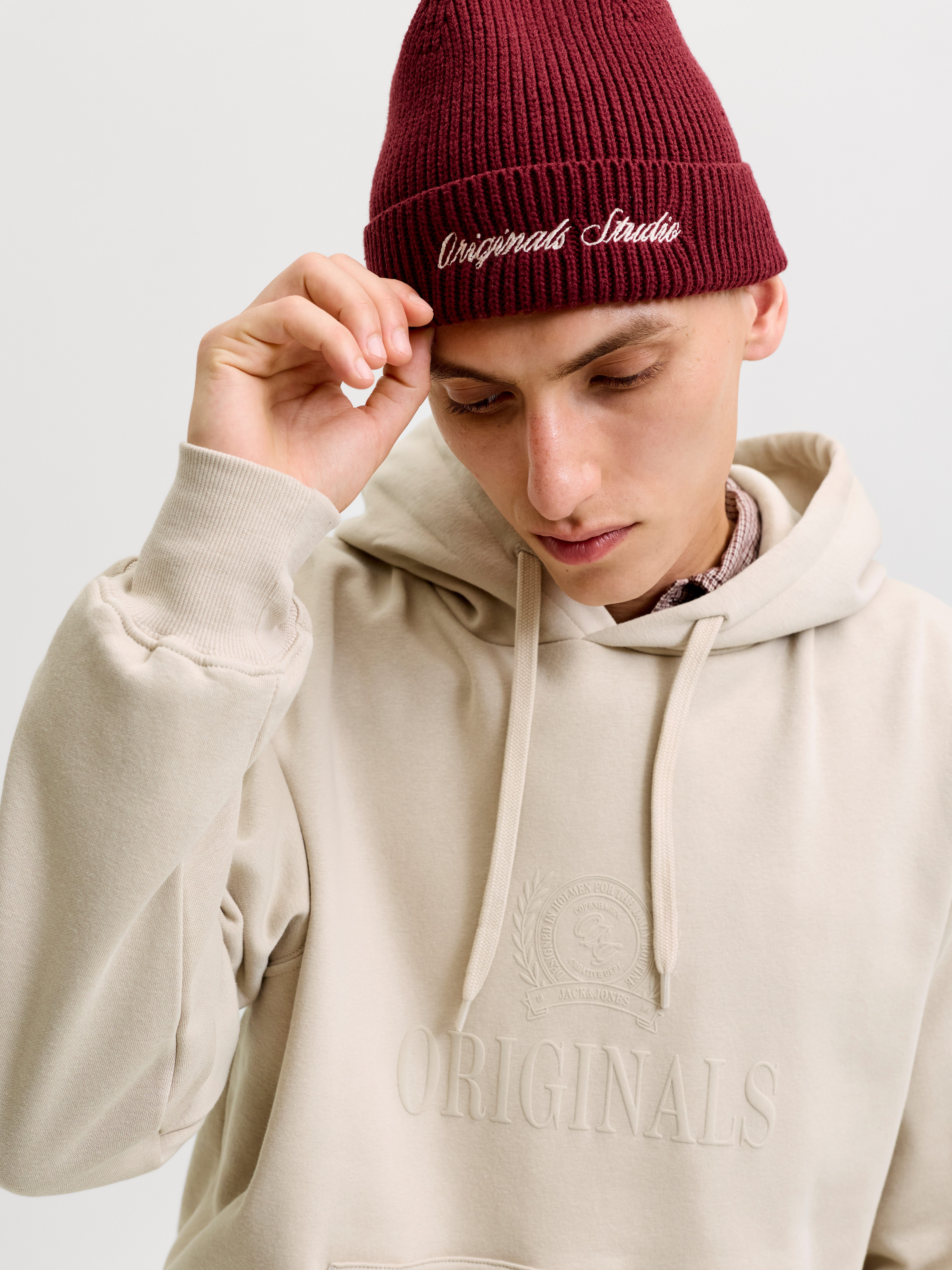 Jack & Jones Kapuzensweatshirt JORFREDERIKSBERG MONOGRAM SWEAT HOOD SN Baumwollmischung, relaxed fit