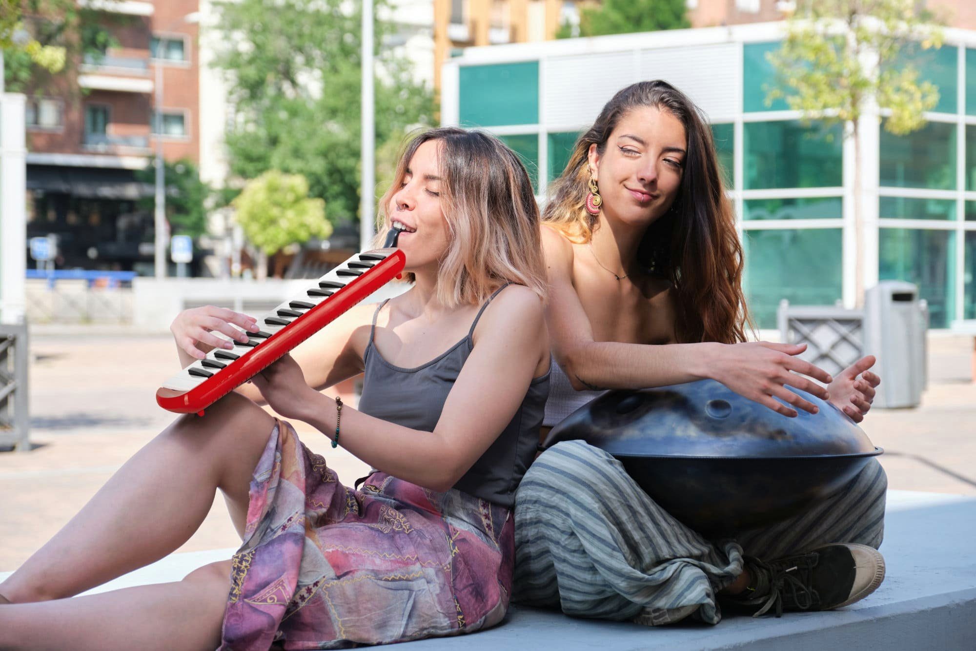 Classic Cantabile Melodica Blasharmonika mit 32 Tasten - Melodica Instrument f - c³, Anfänger-Set, 6-St., Mit Etui, Mundstück und Anblasschlauch, Booklet mit 5 Kinderliedern und bunten Aufklebern