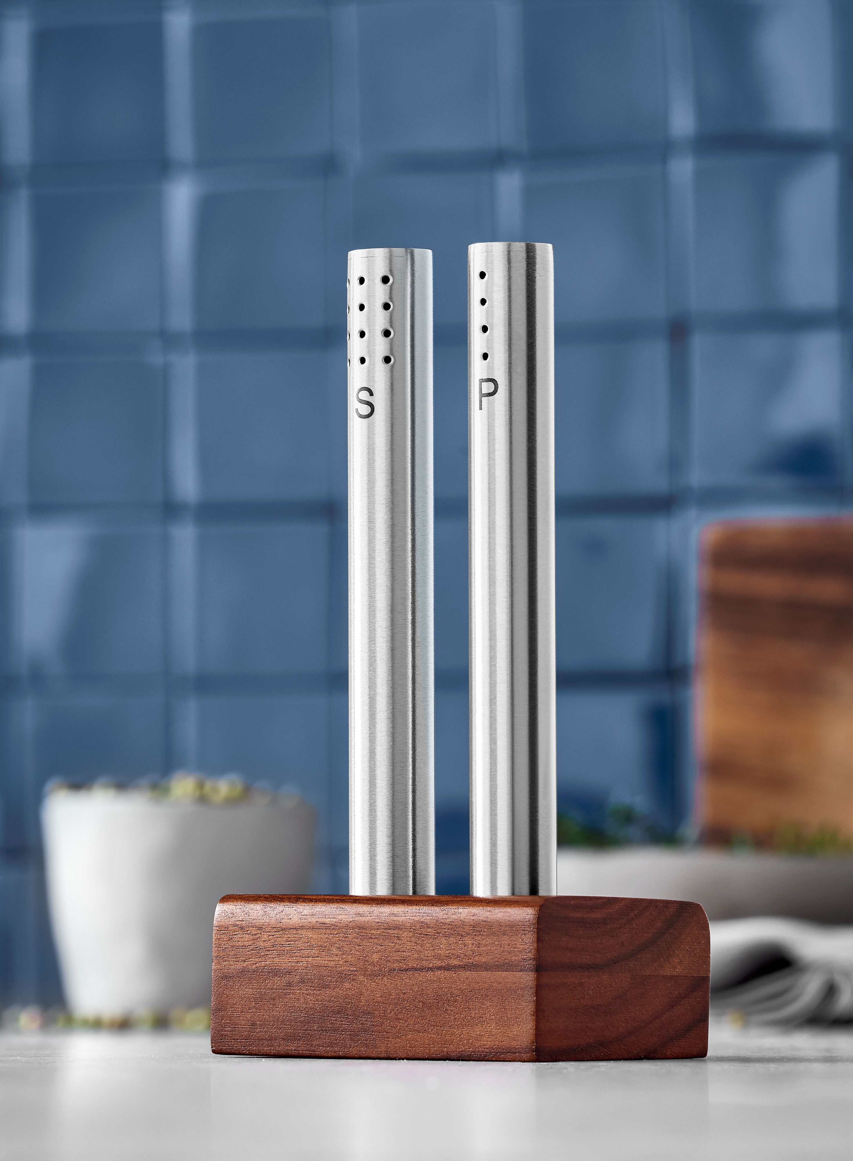 WMF Salz- / Pfefferstreuer WMF, (Set, 4-tlg), Cromargan Edelstahl Rostfrei 18/10, Akazienholz, inkl. Einfülltrichter