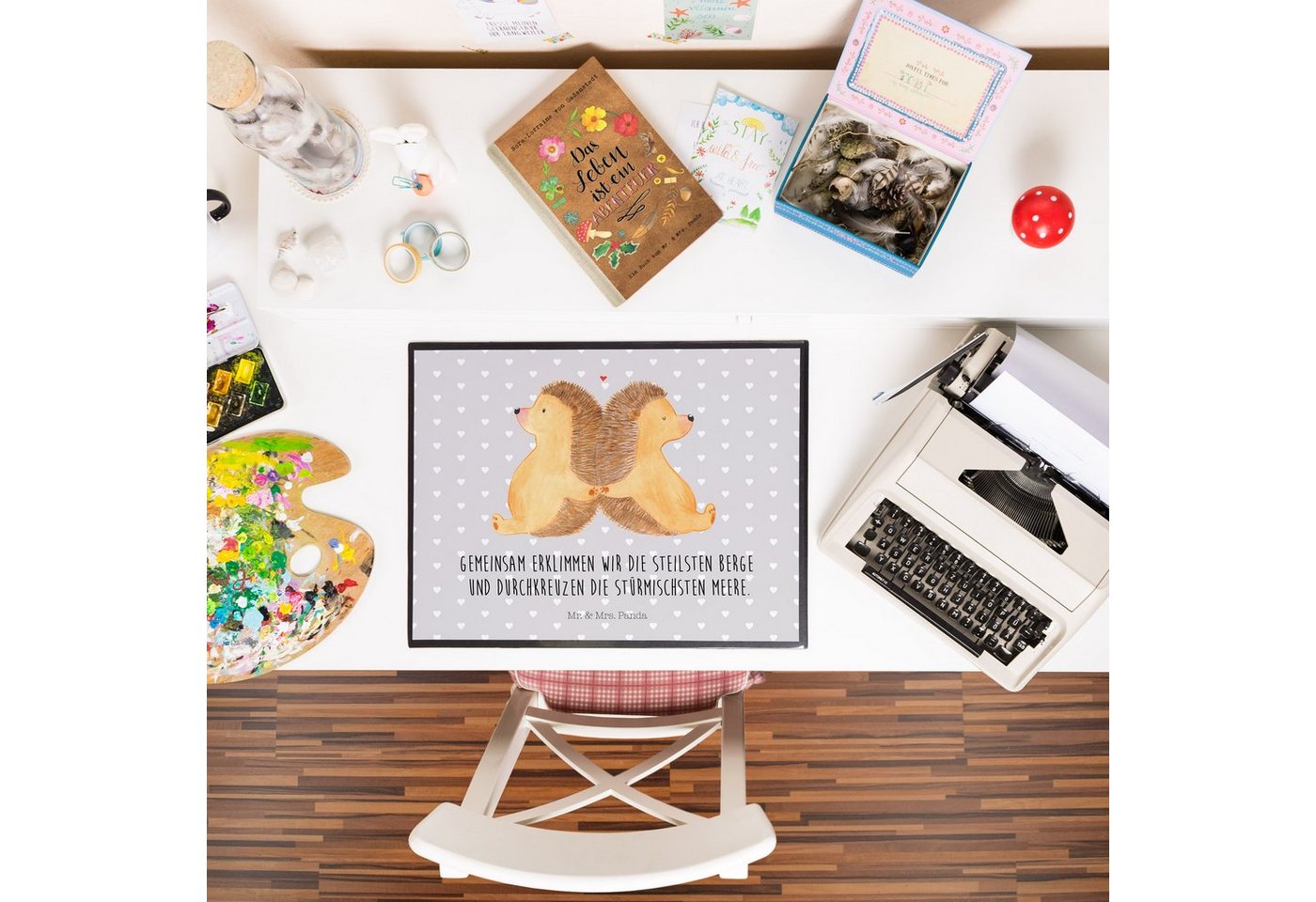 Thumbnail - Mr. & Mrs. Panda Schreibtischunterlage Igel händchenhaltend - Grau Pastell - Geschenk, Schreibtischauflage, (Packung, 1 ...
