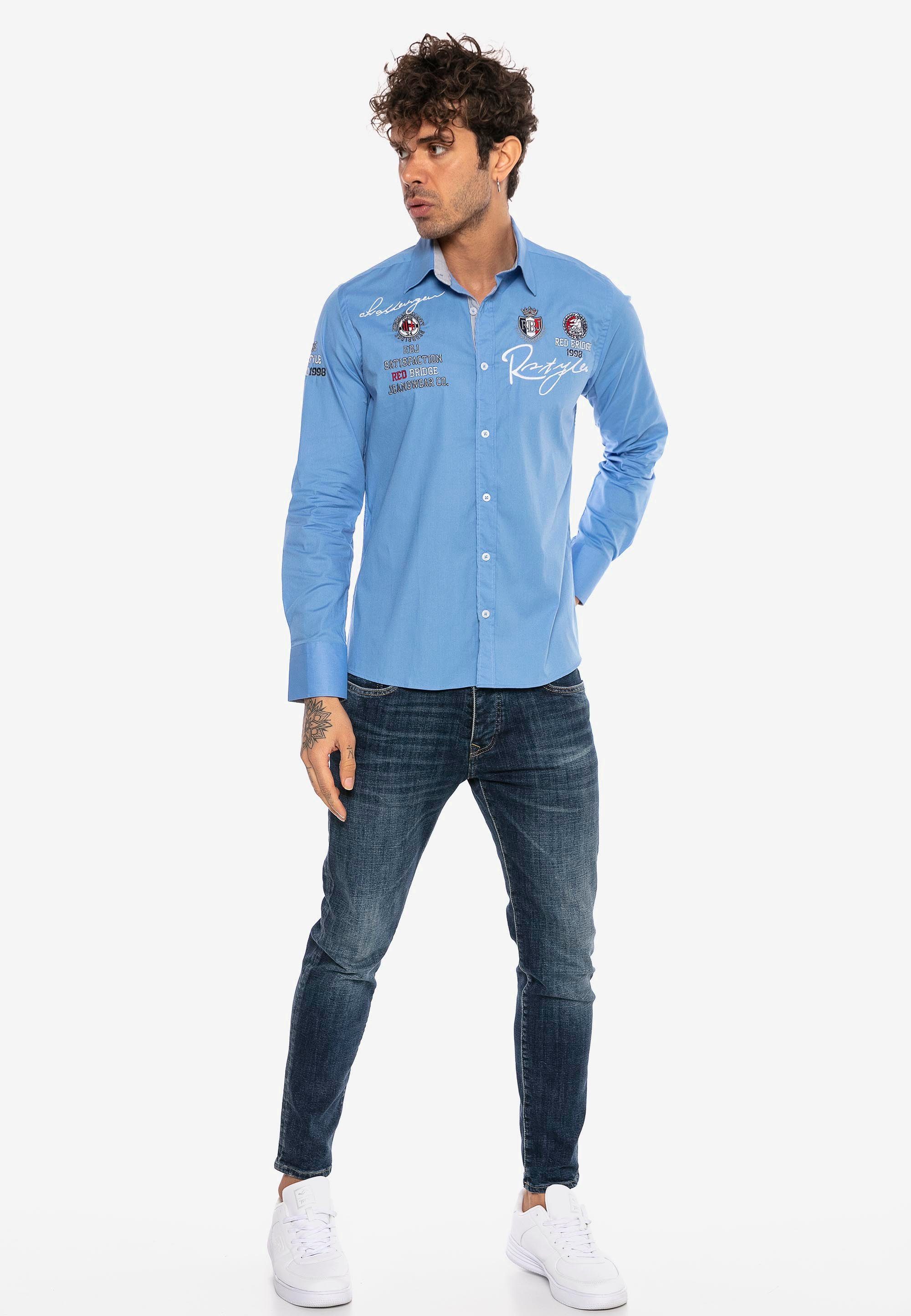 RedBridge Jersey Fit-Schnitt City Slim blau-blau im mit Langarmhemd Stickerei