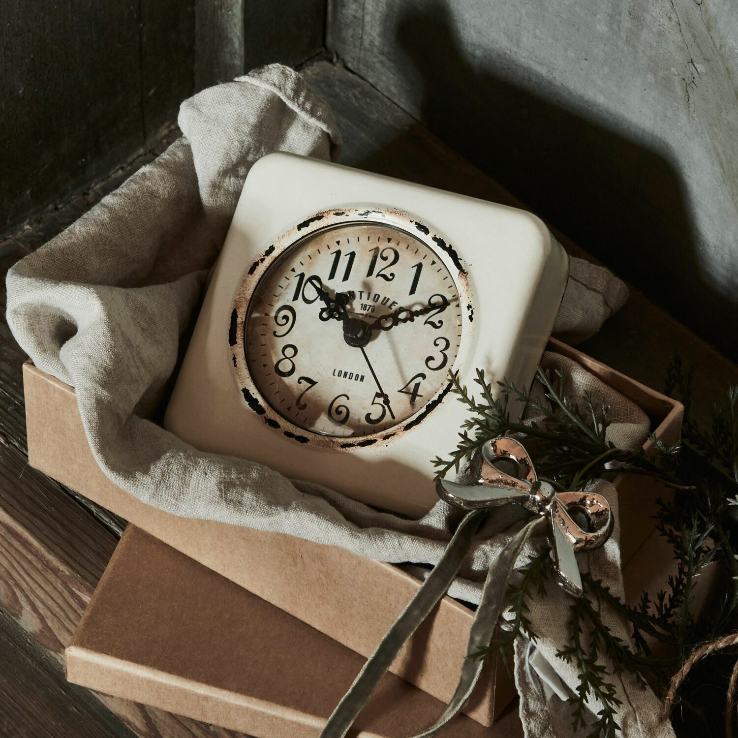 Mirabeau Wanduhr Uhr Gervase antikweiß günstig online kaufen