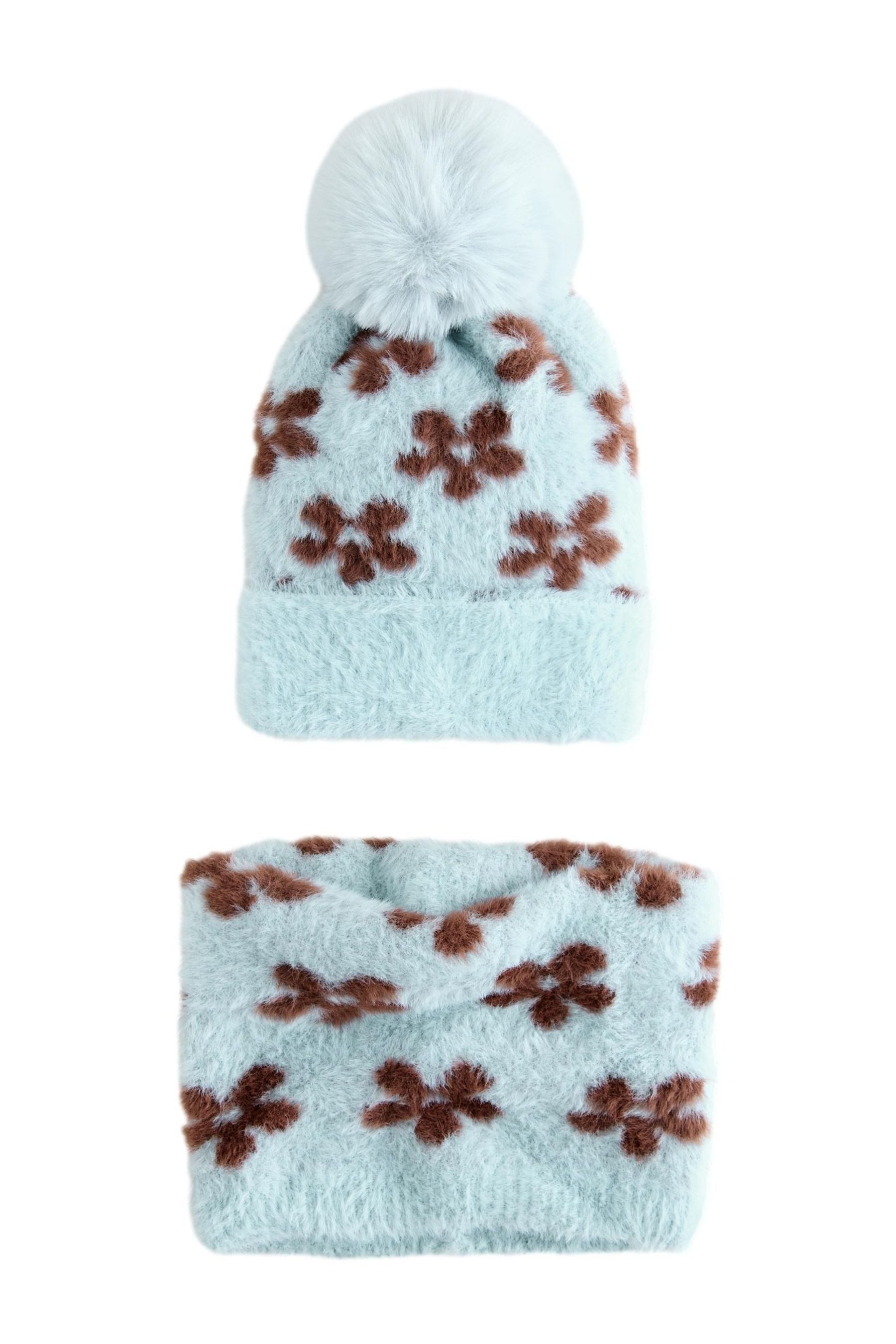 Beanie Set aus Strickmütze und Schlauchschal